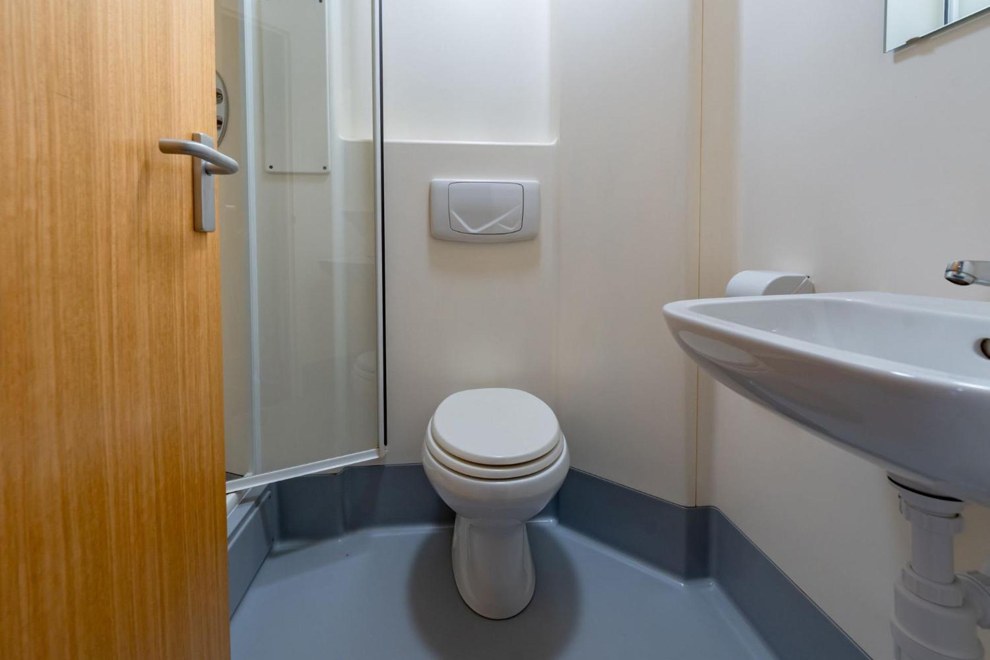 Apartment Ensuite Bedrooms With Shared Kitchen And At The Heights In