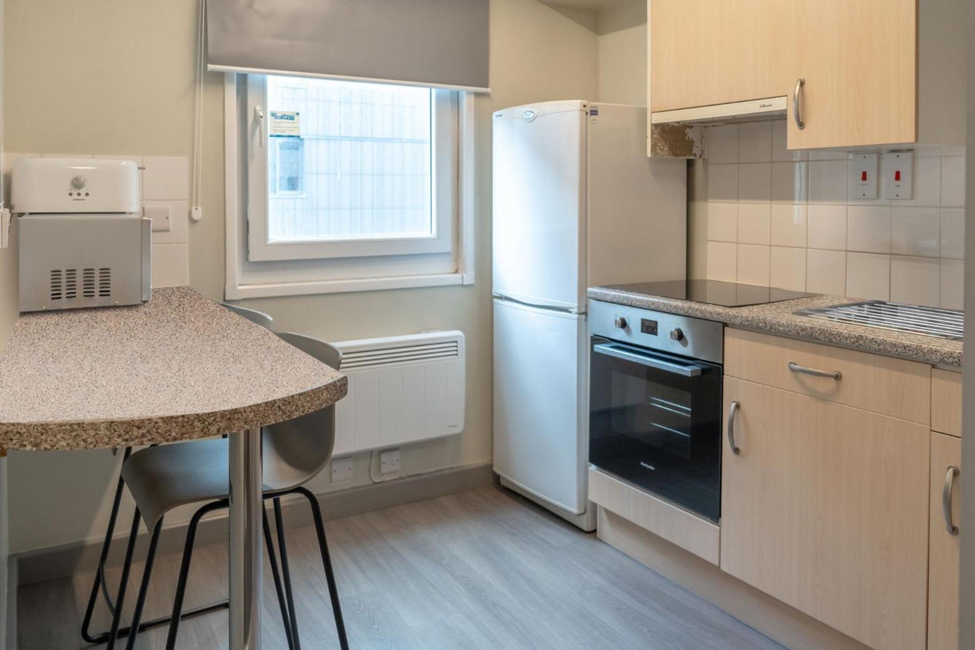 Ensuite Bedrooms With Shared Kitchen And At The Heights In *