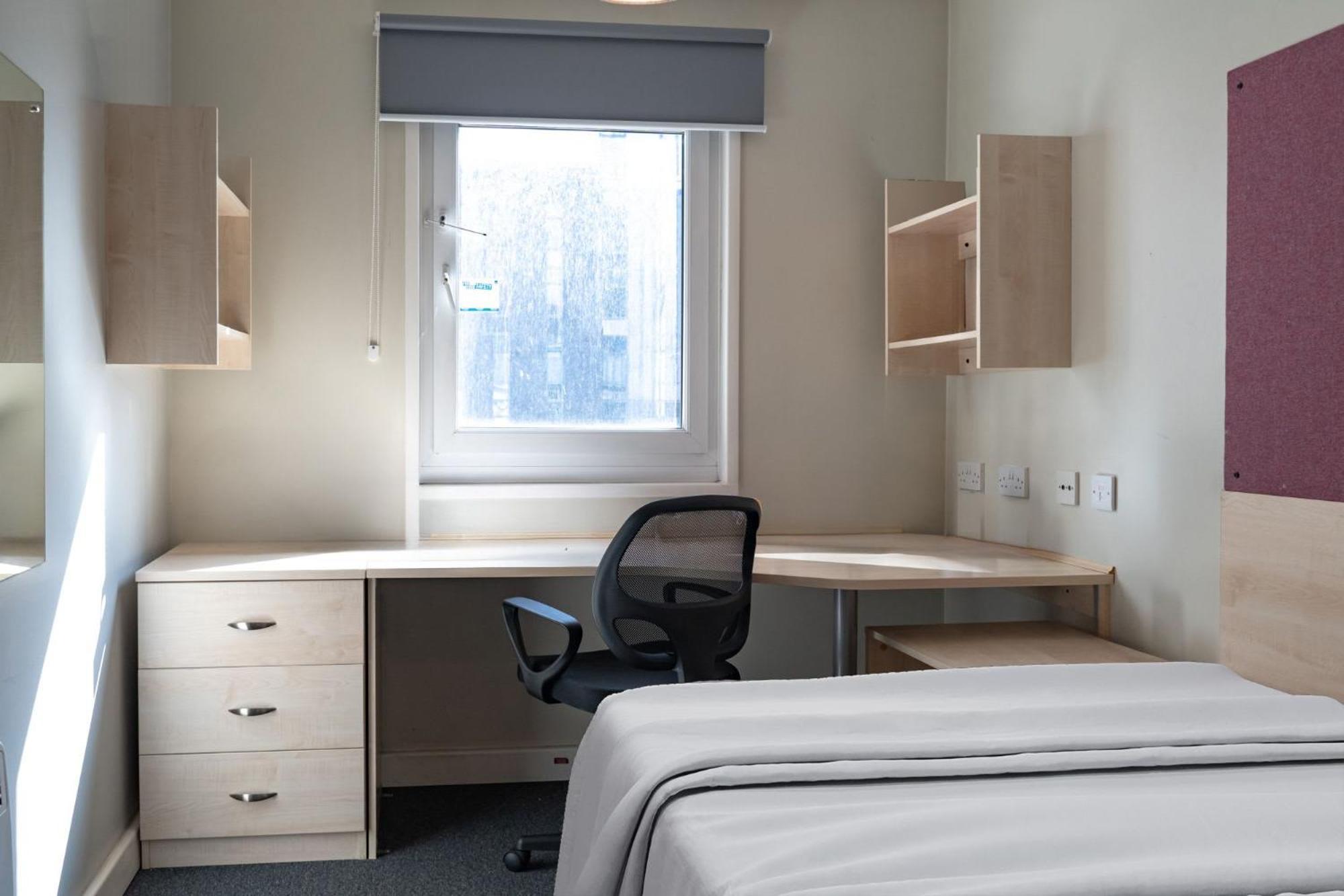 Apartment Ensuite Bedrooms With Shared Kitchen And At The Heights In Birmingham