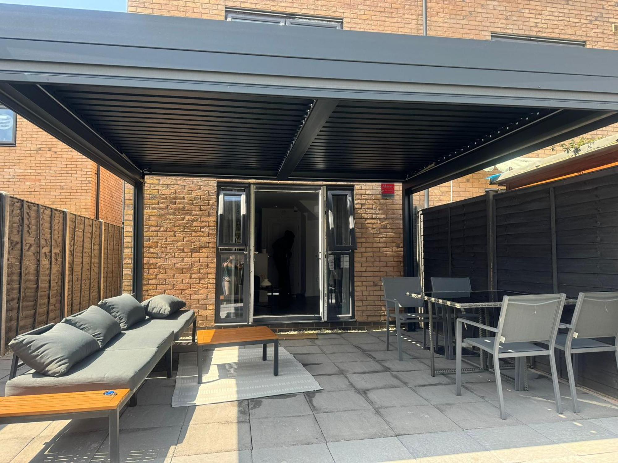 Spacious 4 Bedroom House W/parking Birmingham