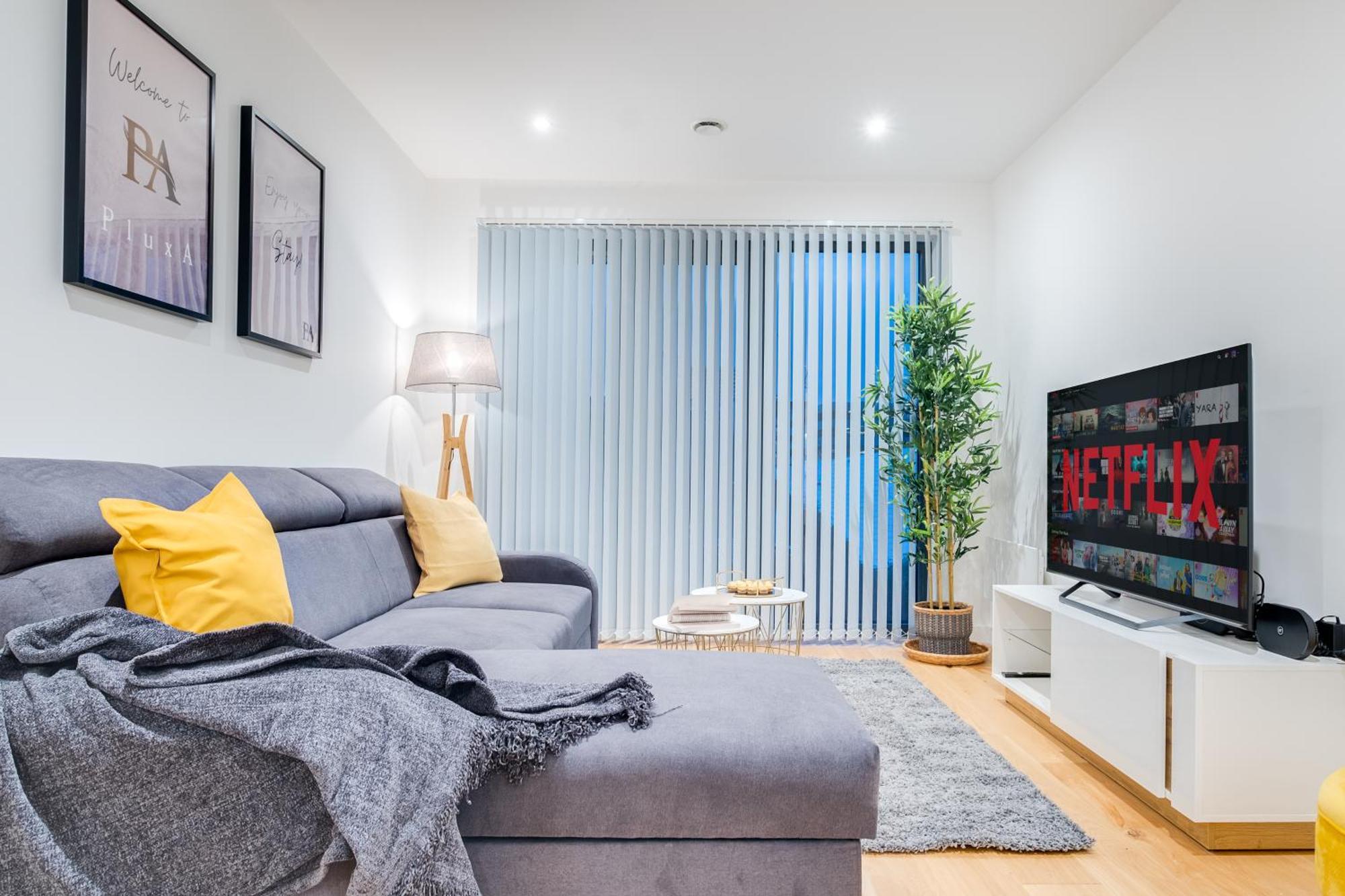 Pluxa Canary Diamond - High End Luxury Apartment