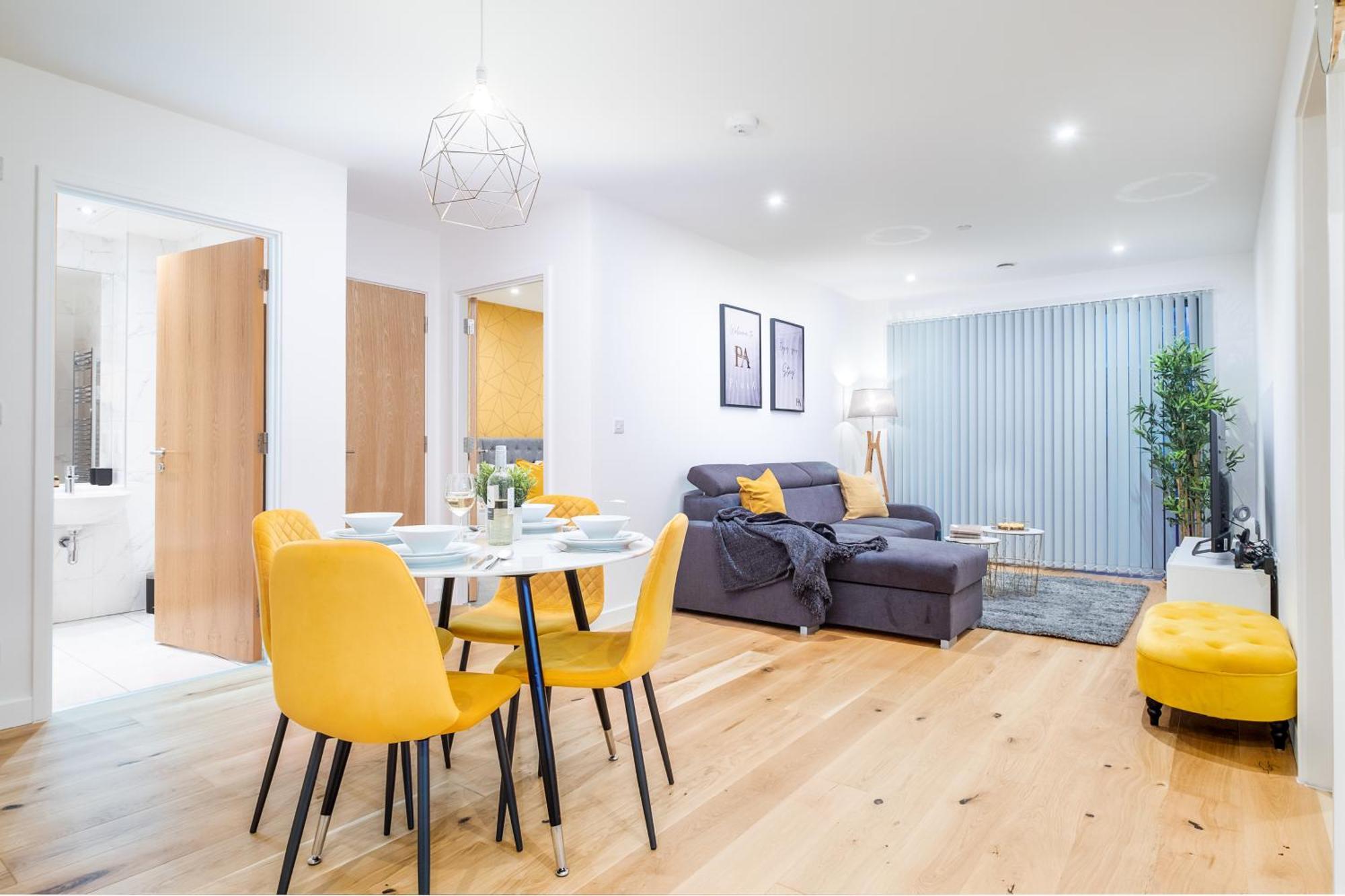 Pluxa Canary Diamond - High End Luxury * Birmingham