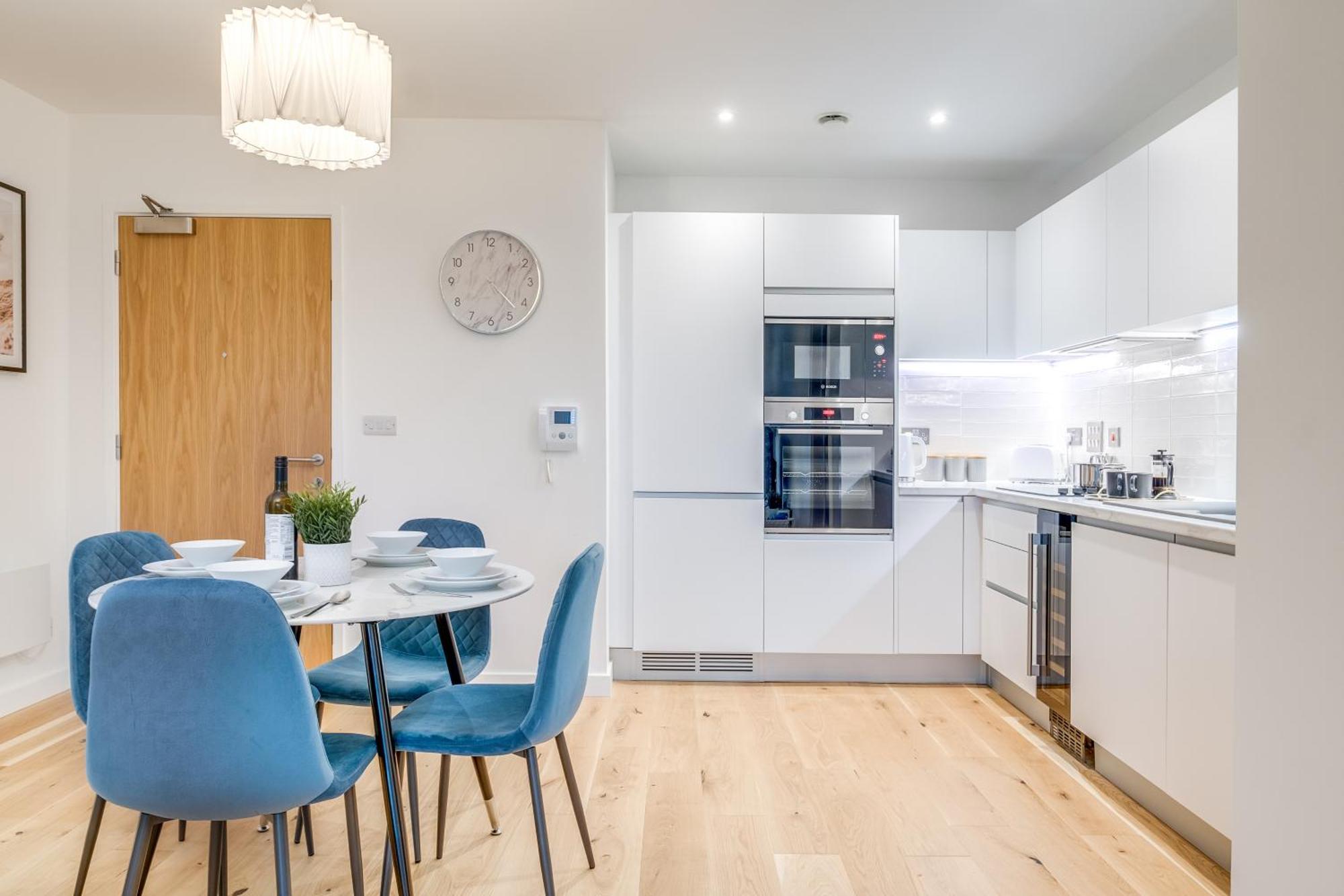 Pluxa Aquamarine Riverfront Bliss Retreat With Pvt Entrance Apartment Birmingham