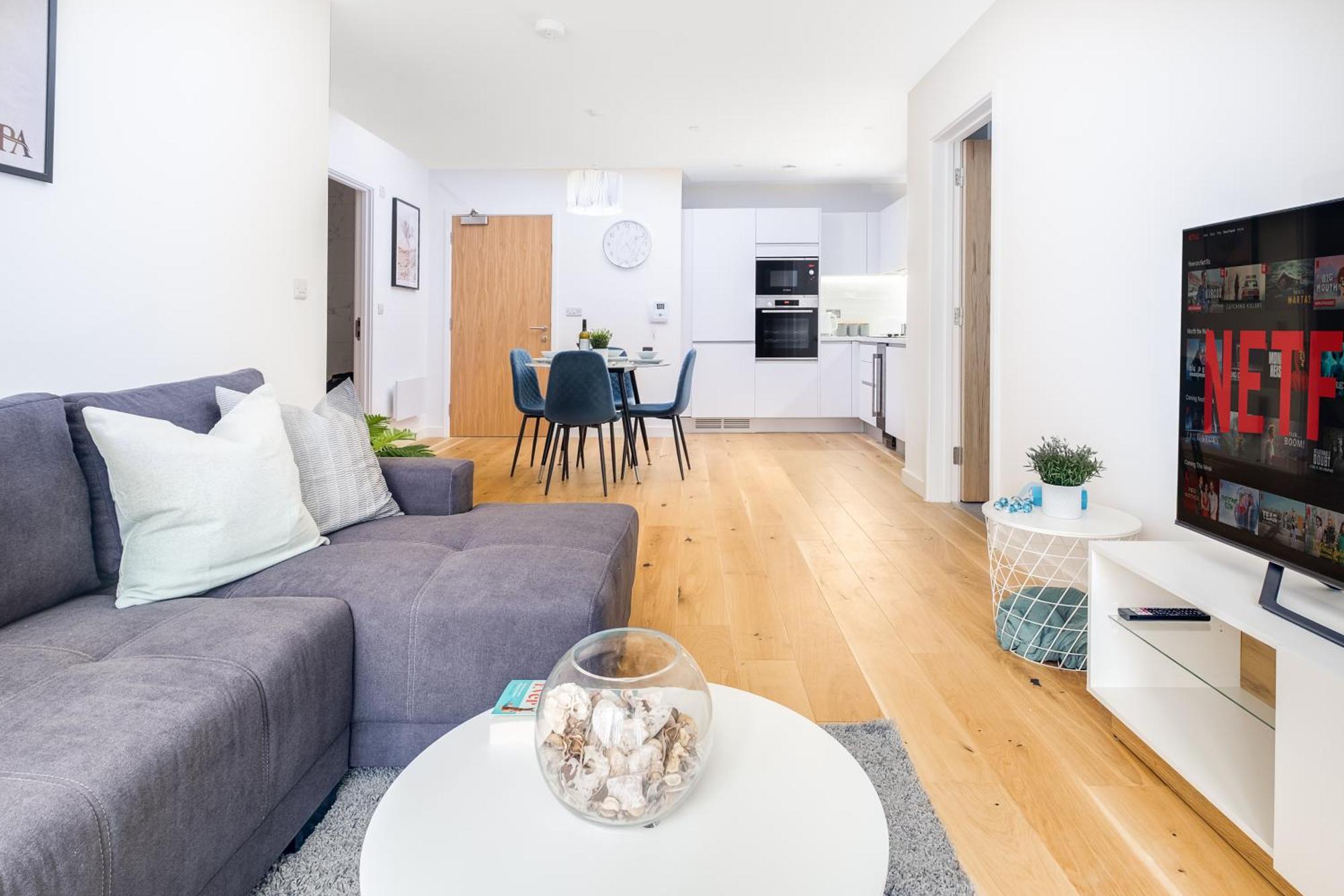 Apartment Pluxa Aquamarine Riverfront Bliss Retreat With Pvt Entrance