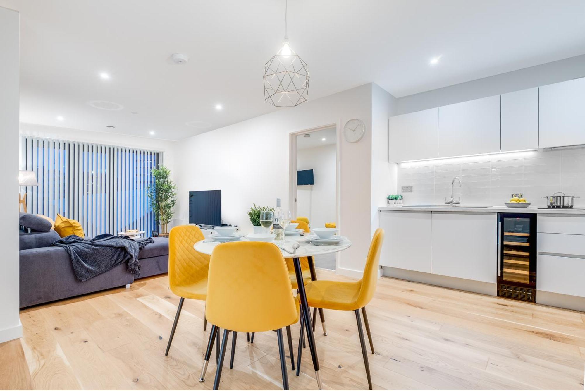 Pluxa Canary Diamond - High End Luxury Apartment Birmingham