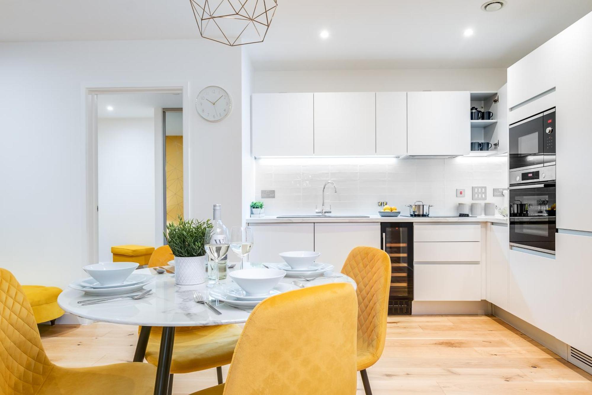 Pluxa Canary Diamond - High End Luxury Apartment Birmingham