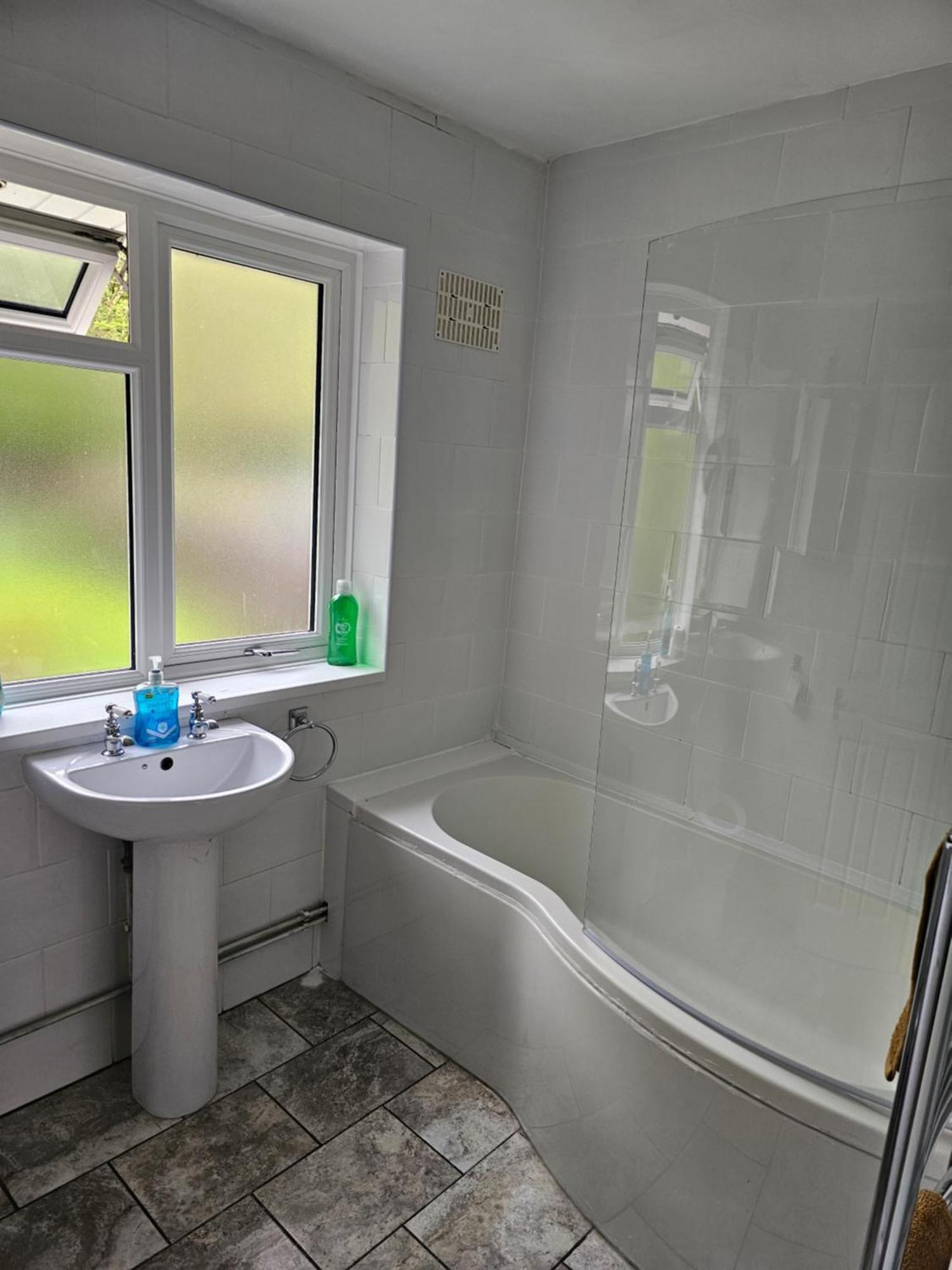 Linday's Flat 2 Bedroom House * Birmingham