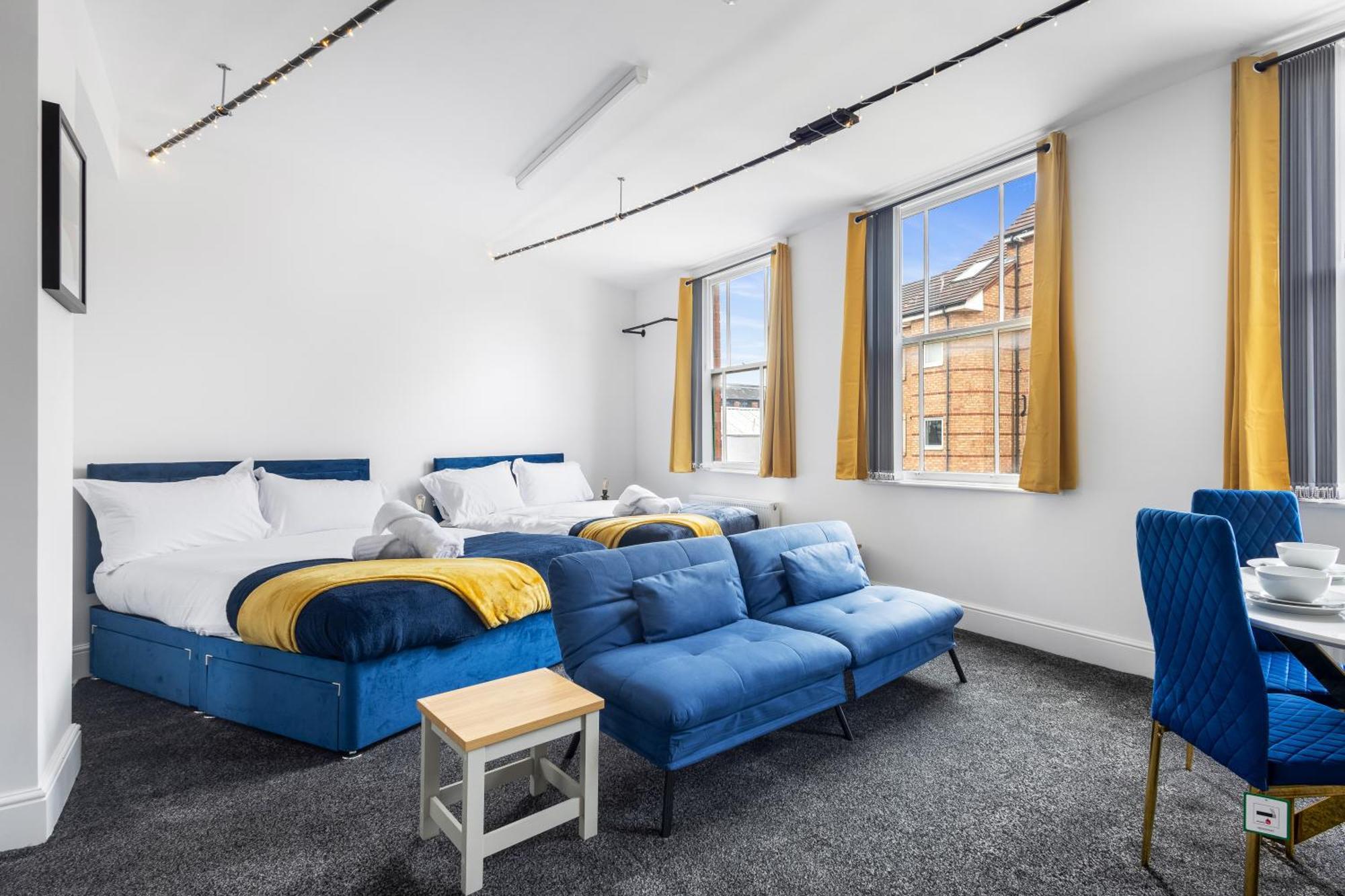 Elegant In Centre Apartment