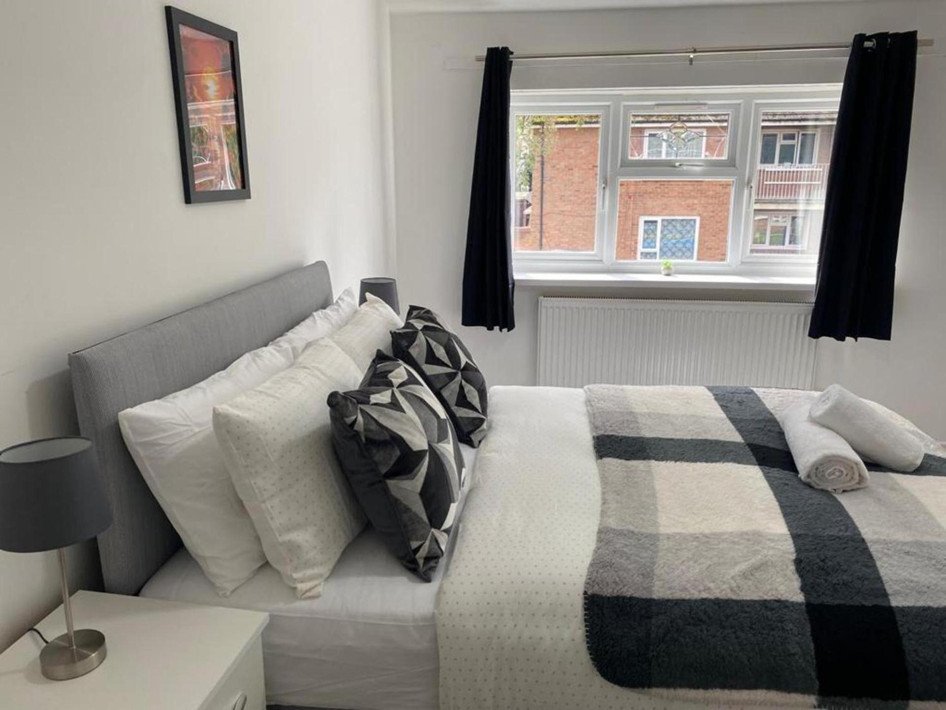 Birmingham - 4Br - Sleeps 9 - Parking - Garden