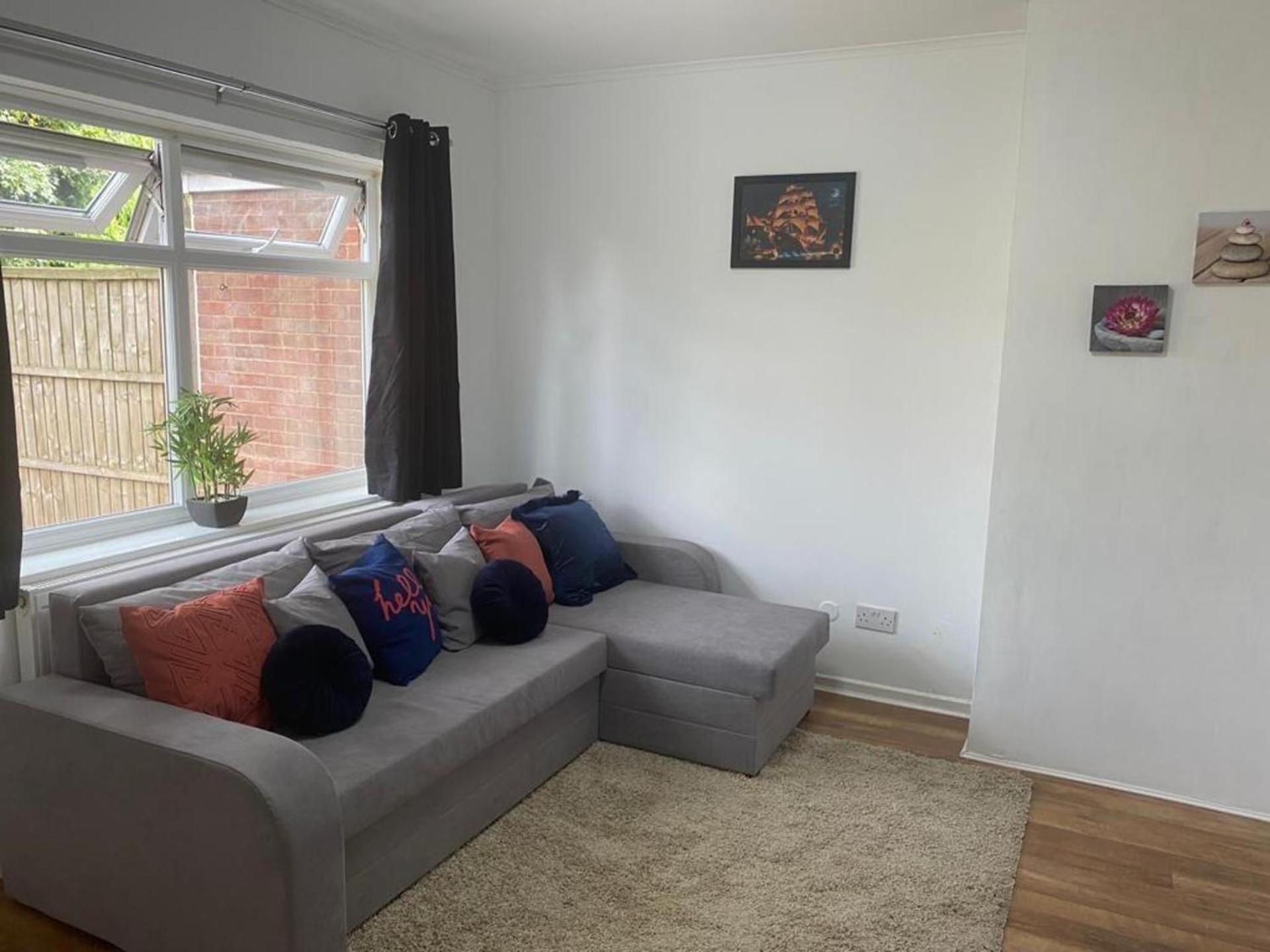 Birmingham - 4Br - Sleeps 9 - Parking - Garden *