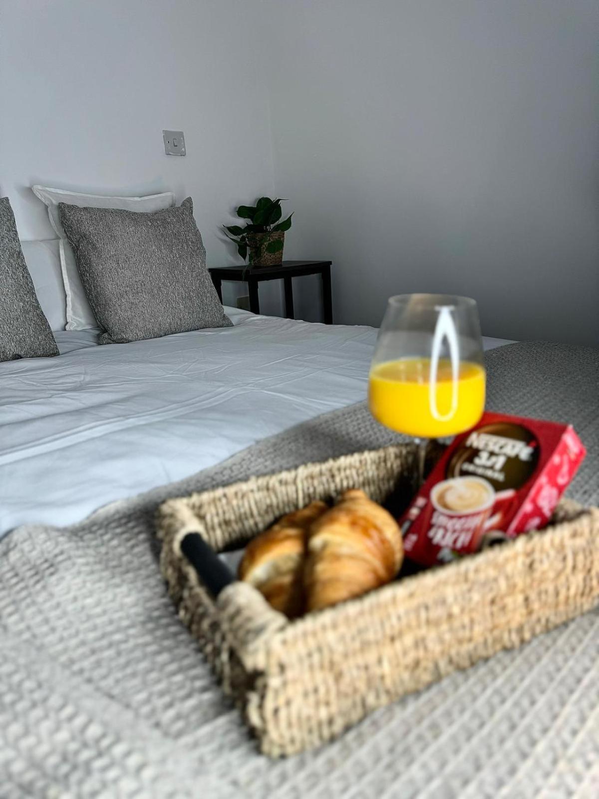Centre - No Deposit Required- Free Parking * Birmingham