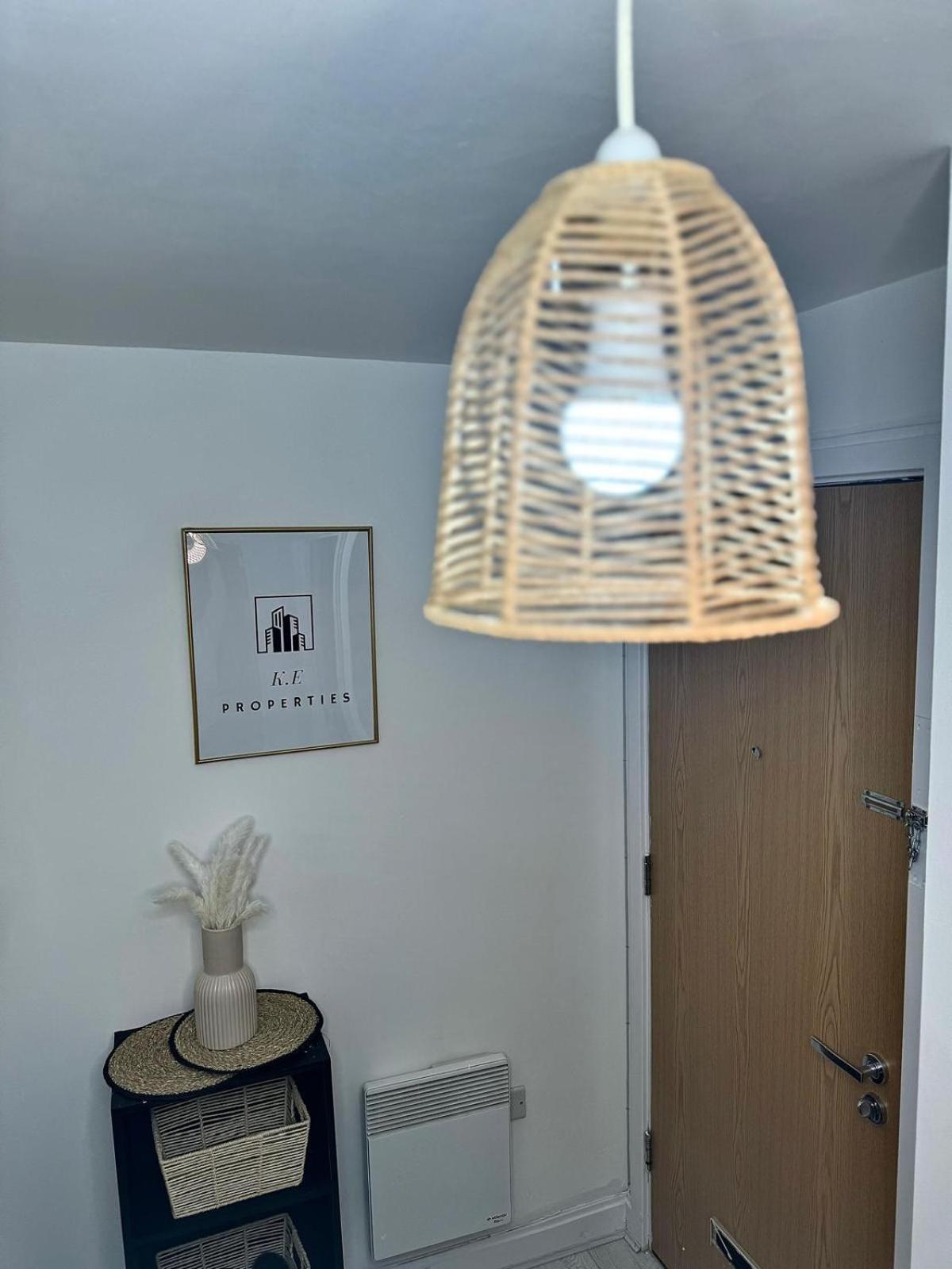 Centre - No Deposit Required- Free Parking Apartment Birmingham