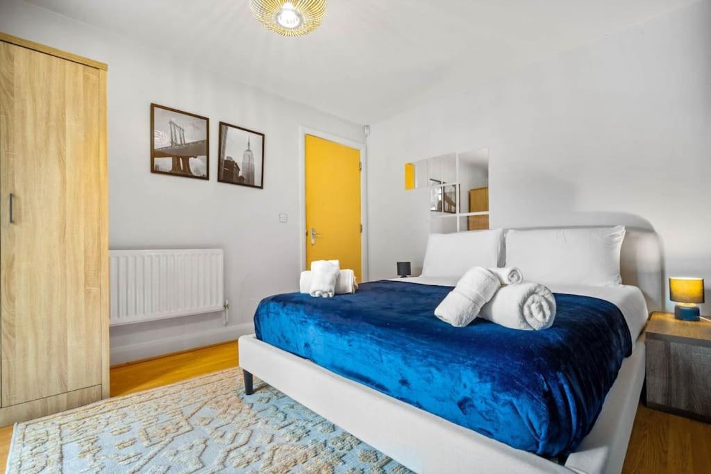With Modern Comfort Apartment *