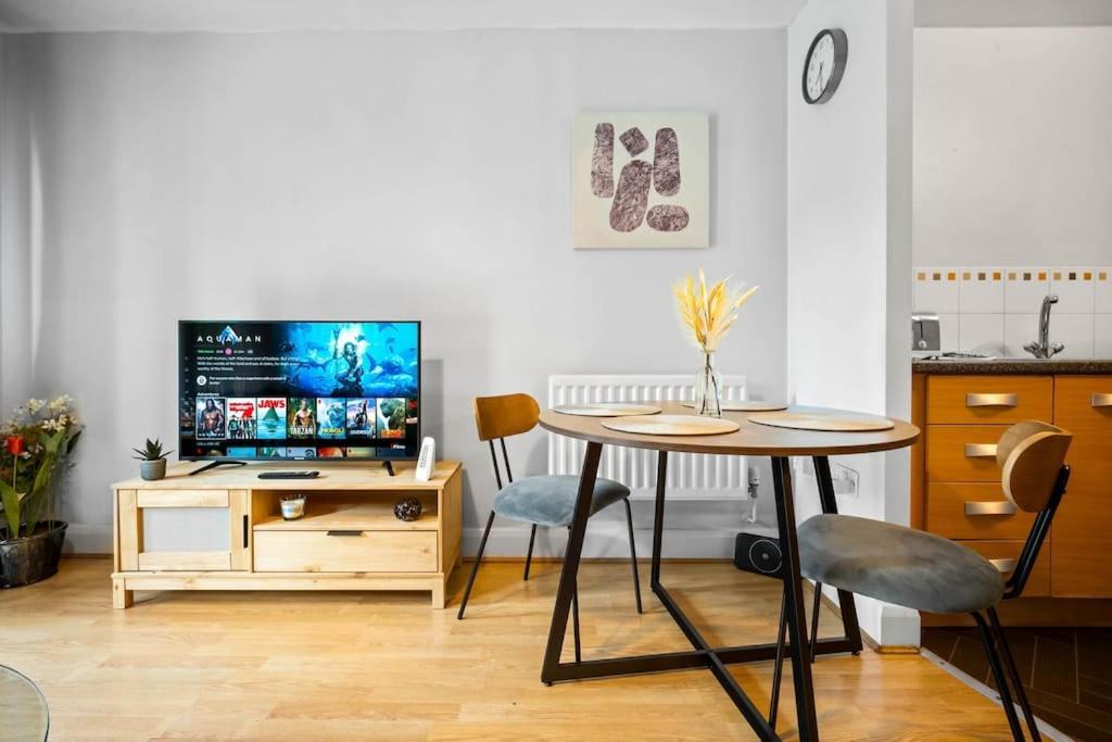 Apartment With Modern Comfort Birmingham