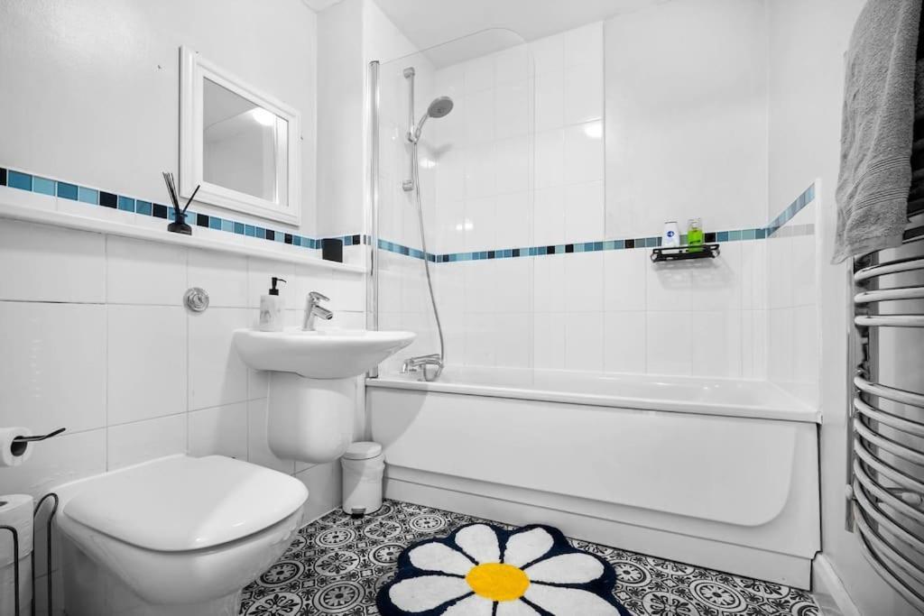 With Modern Comfort Apartment