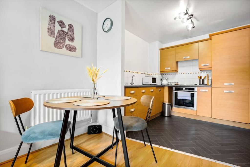 Apartment With Modern Comfort Birmingham