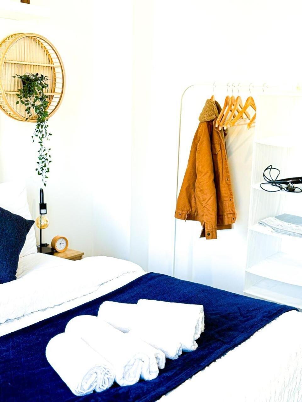 Optimal Luxury For Contractors And Large Groups 3 Bedroom 2 Bath - Sleep Unto 9 Guests- 5 Mins Drive To The Centre Pets Allowed -- Free Parking Onsite Birmingham