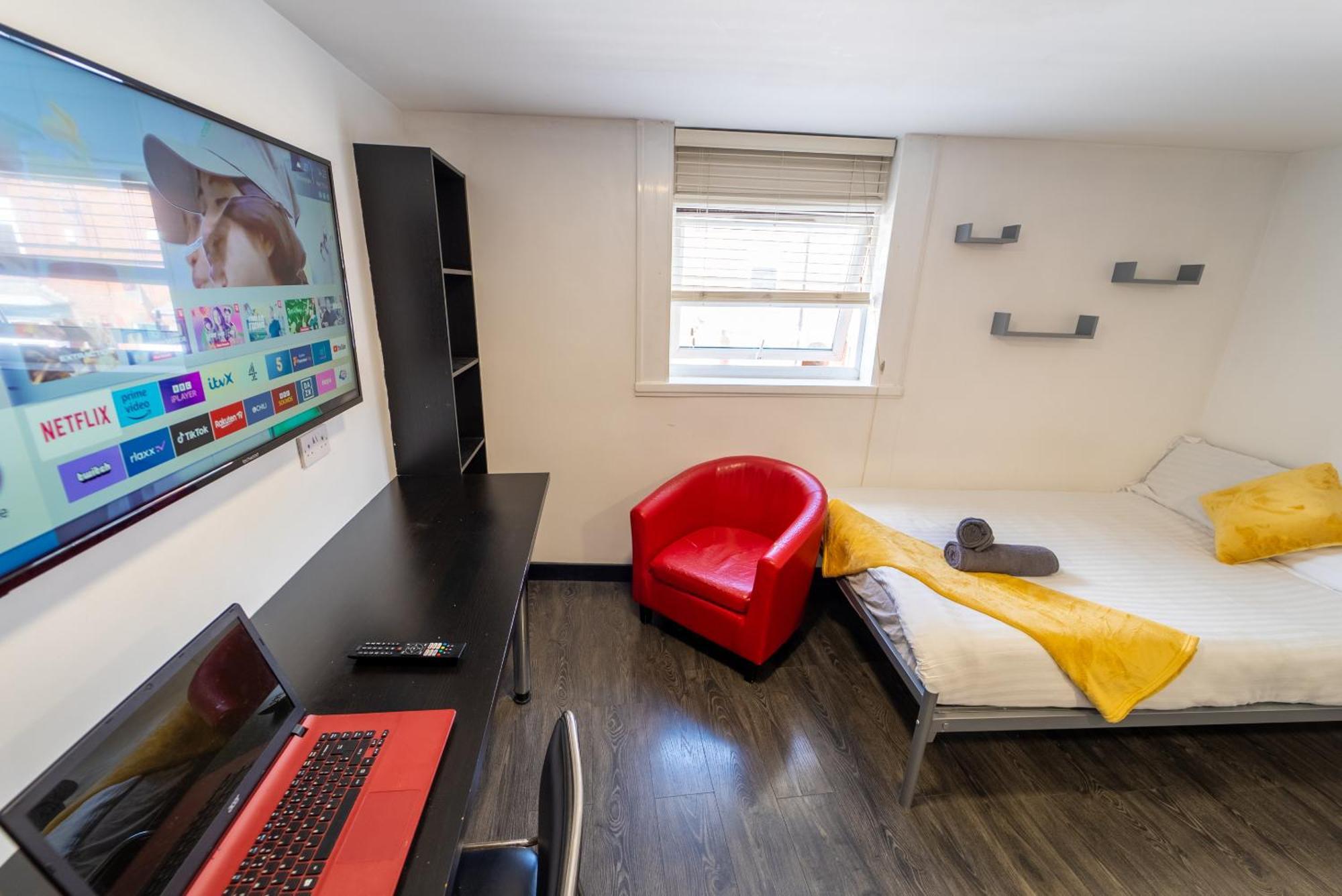 Compact Available Close To Uob And 10mins From The City! * Birmingham