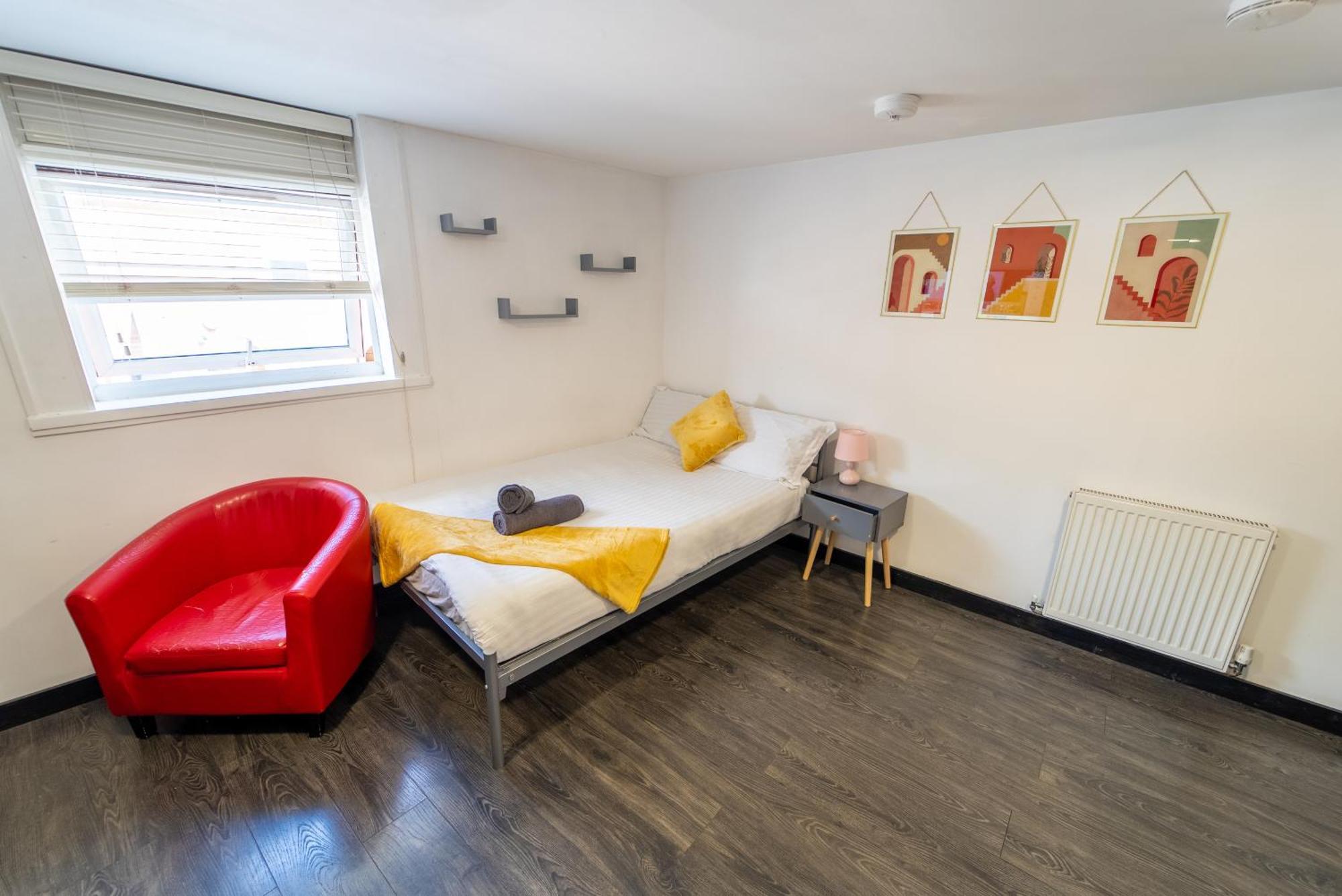 Compact Available Close To Uob And 10mins From The City! * Birmingham
