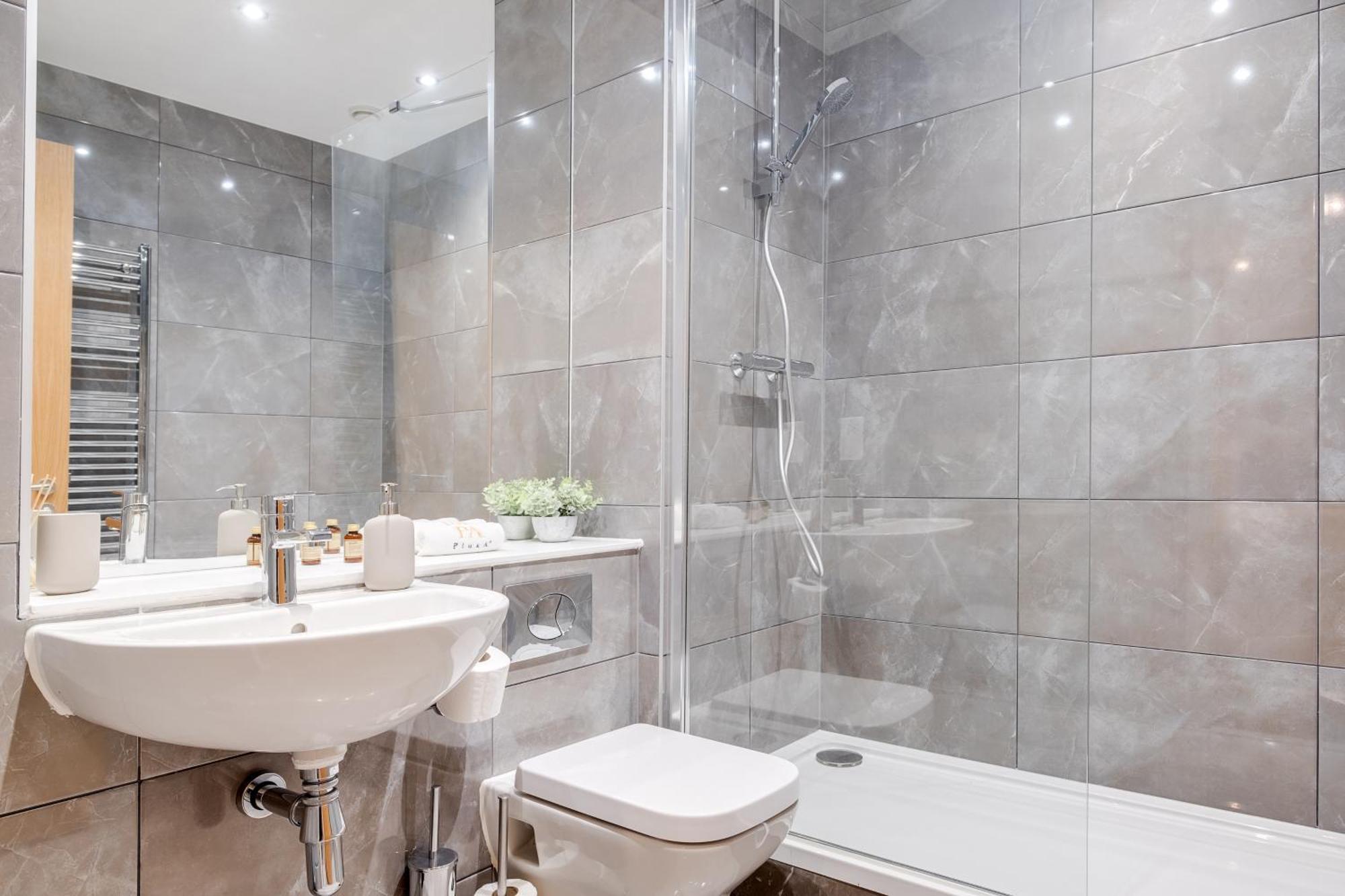 Apartment Pluxa Creme Opulence 5 Star Beautiful High End In Centre