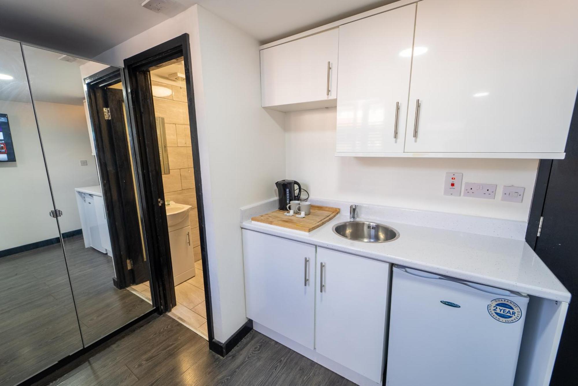 Staysa Equipped Near Qe And Uob In Close To The City! Apartment