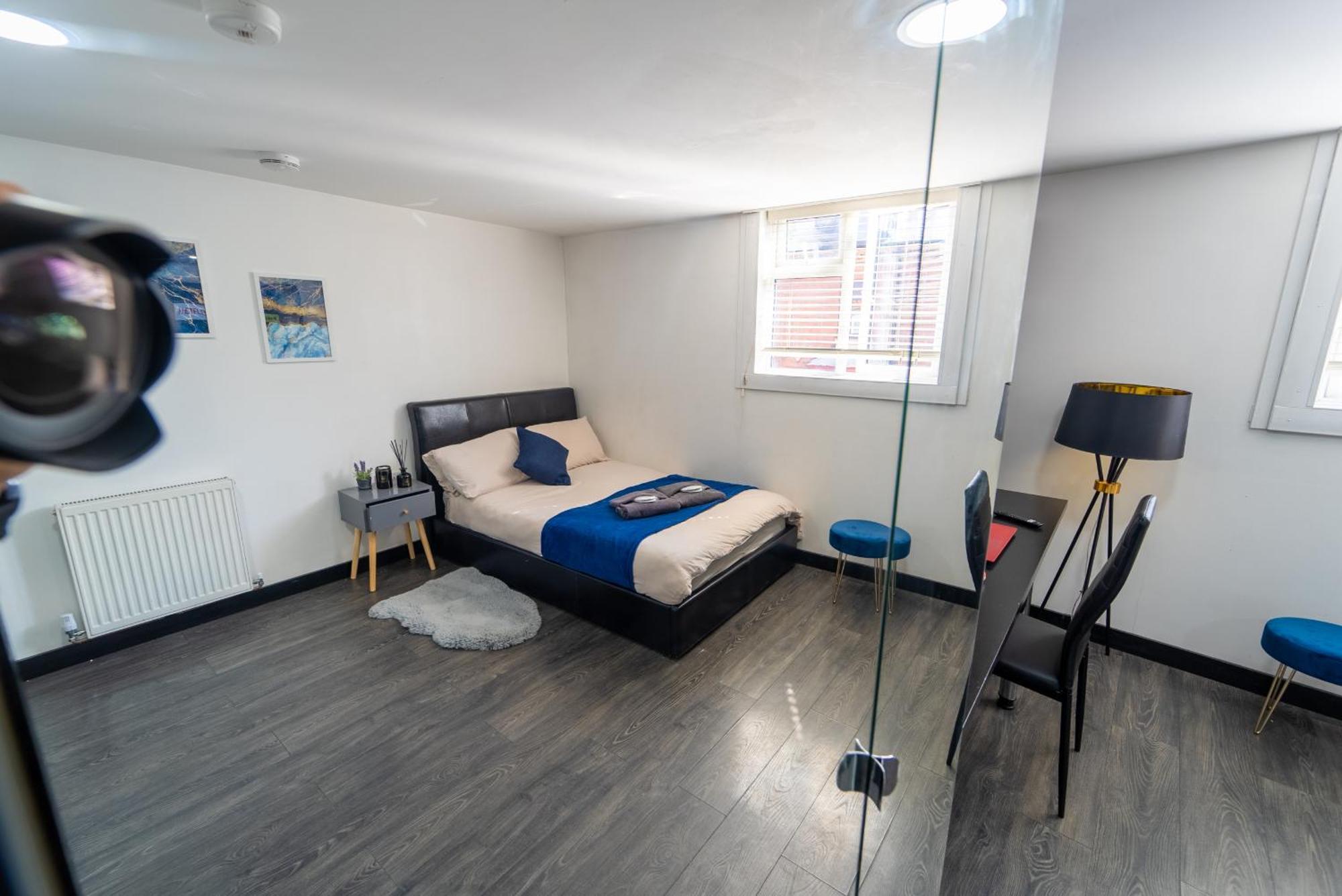 Staysa Equipped Near Qe And Uob In Close To The City! *