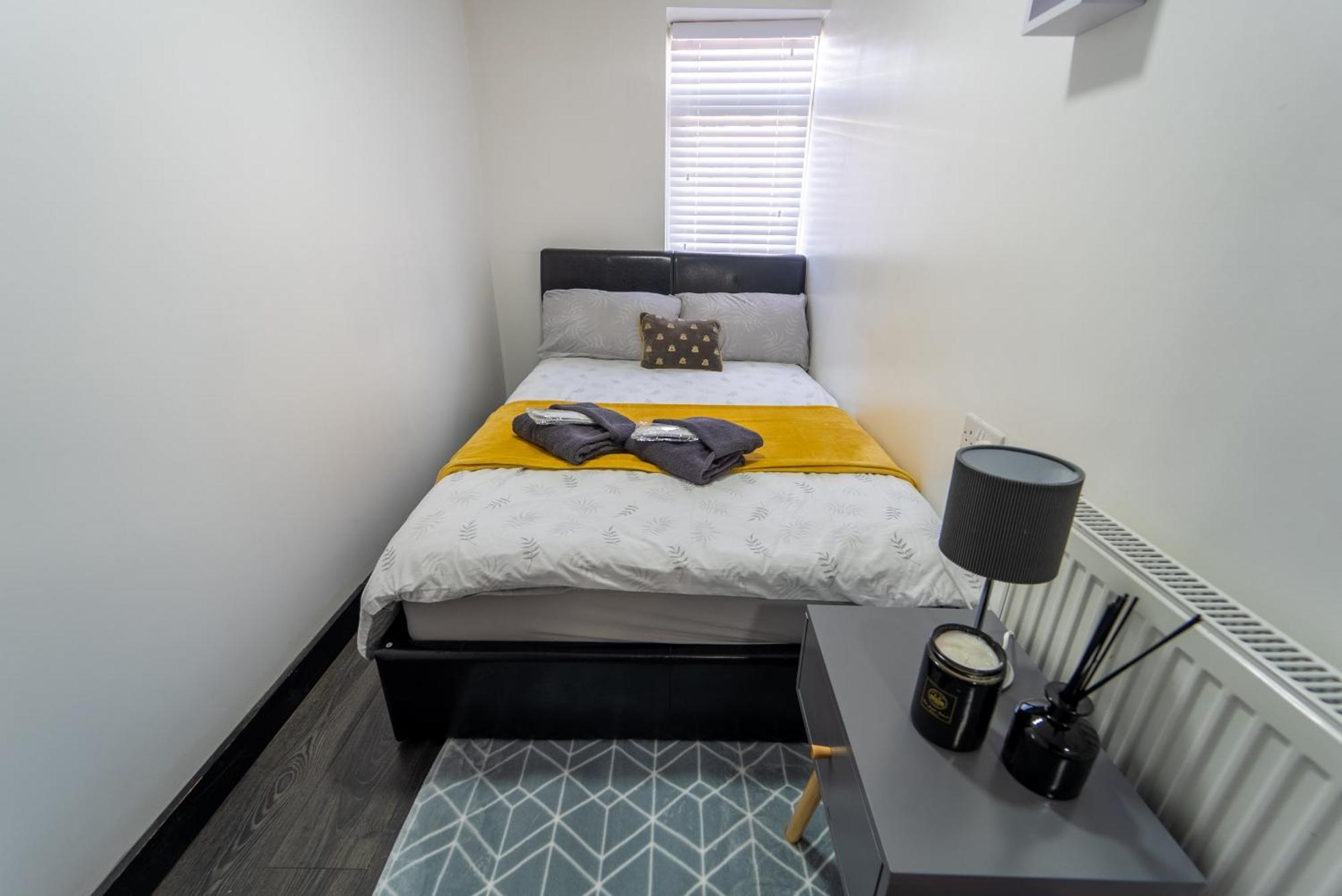 Staysa Equipped Near Qe And Uob In Close To The City! Apartment *