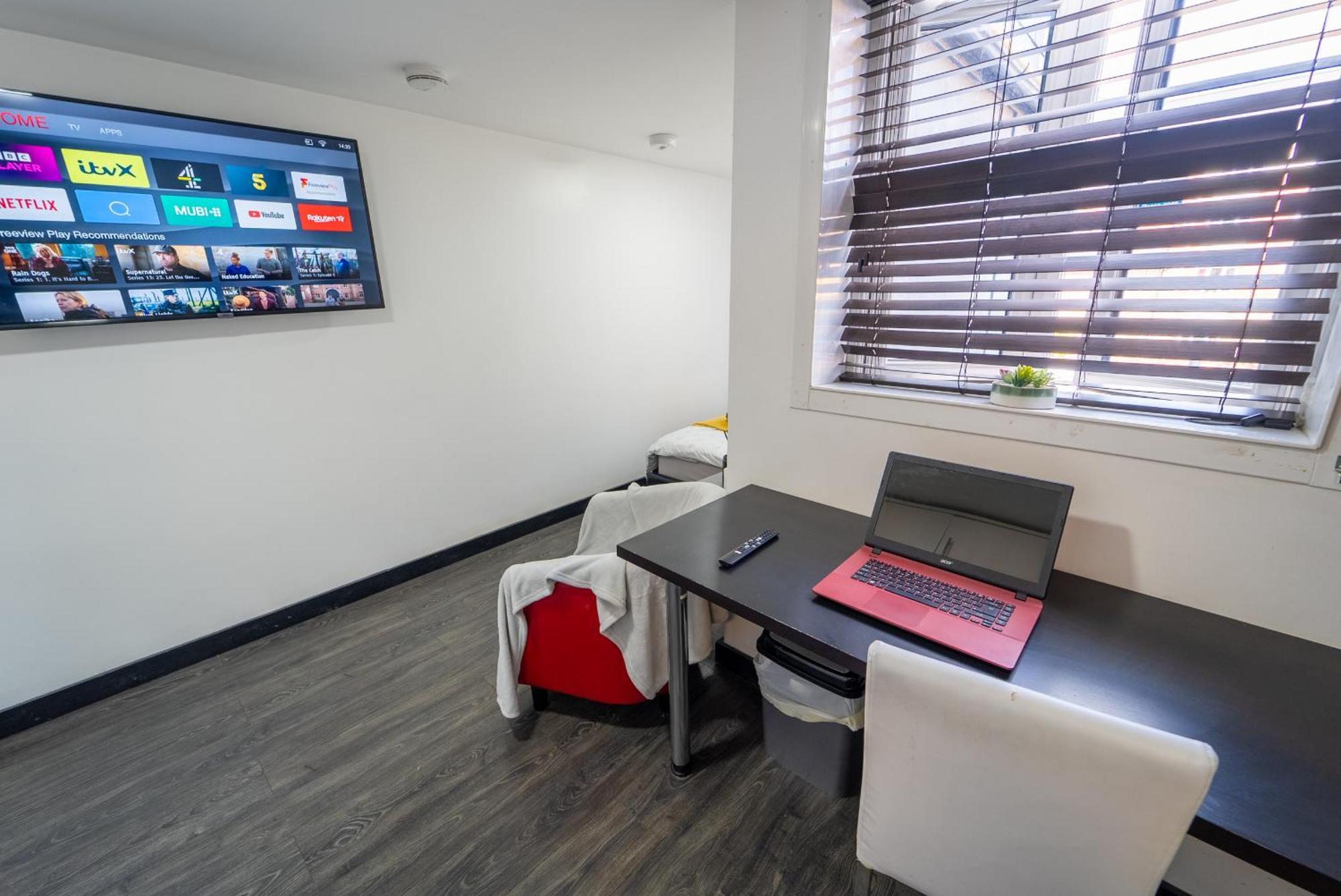 Staysa Equipped Near Qe And Uob In Close To The City! Apartment