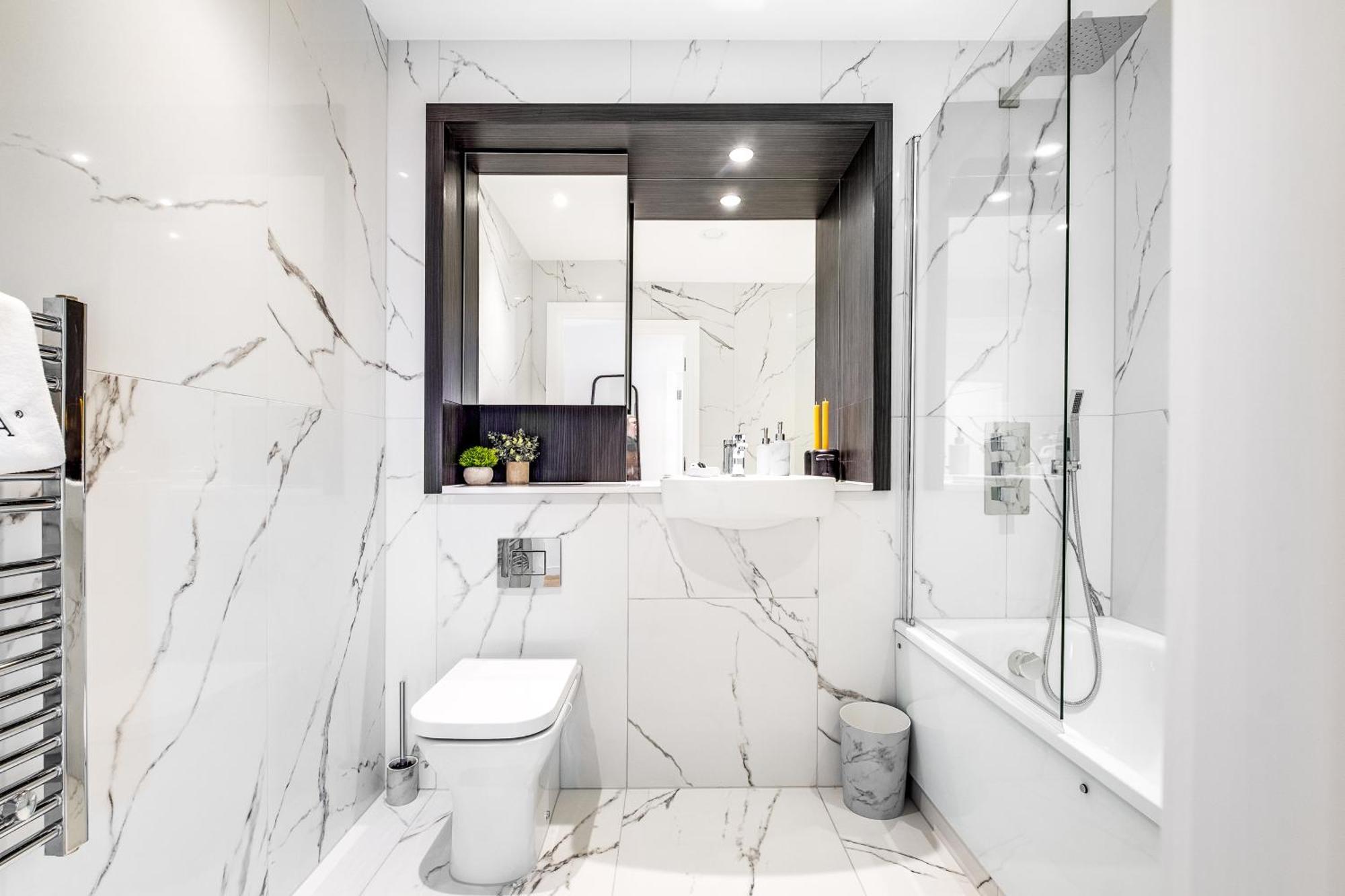 Pluxa Nero Deluxe - Bliss 2bath, Walk To Transit
