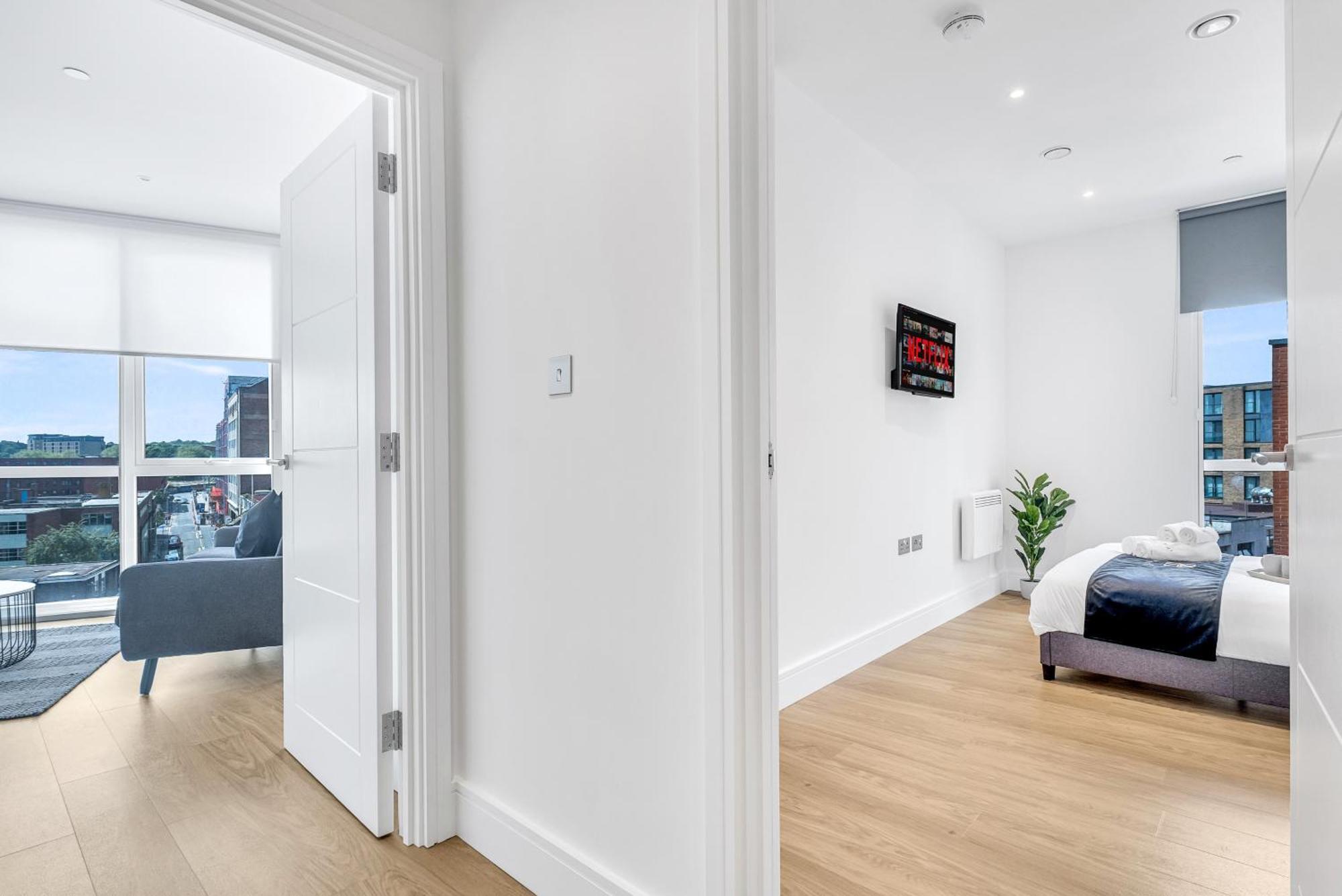 Apartment Pluxa Nero Deluxe - Bliss 2bath, Walk To Transit