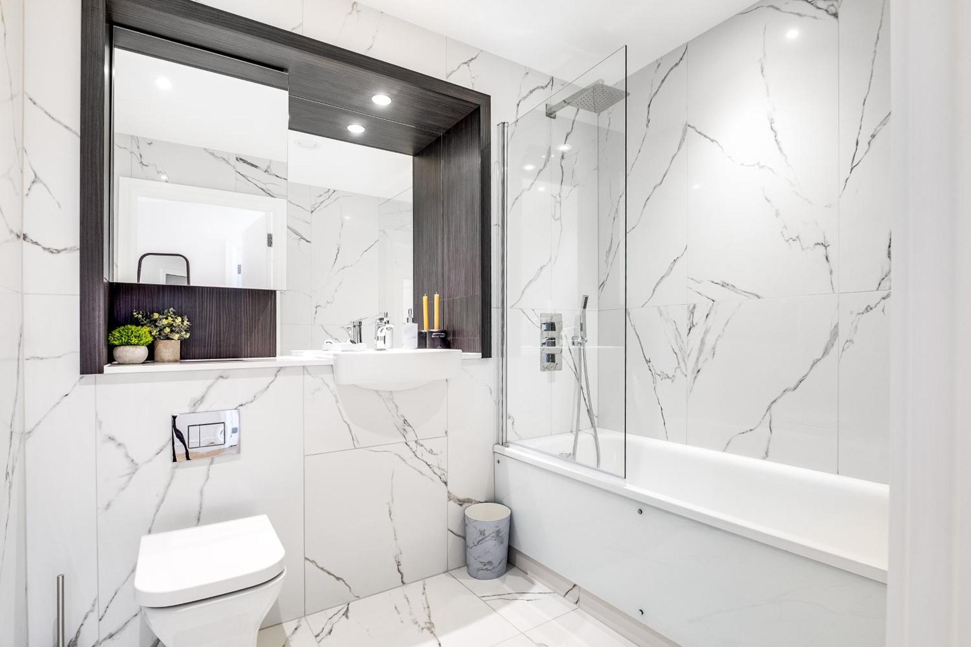 Pluxa Nero Deluxe - Bliss 2bath, Walk To Transit Apartment *