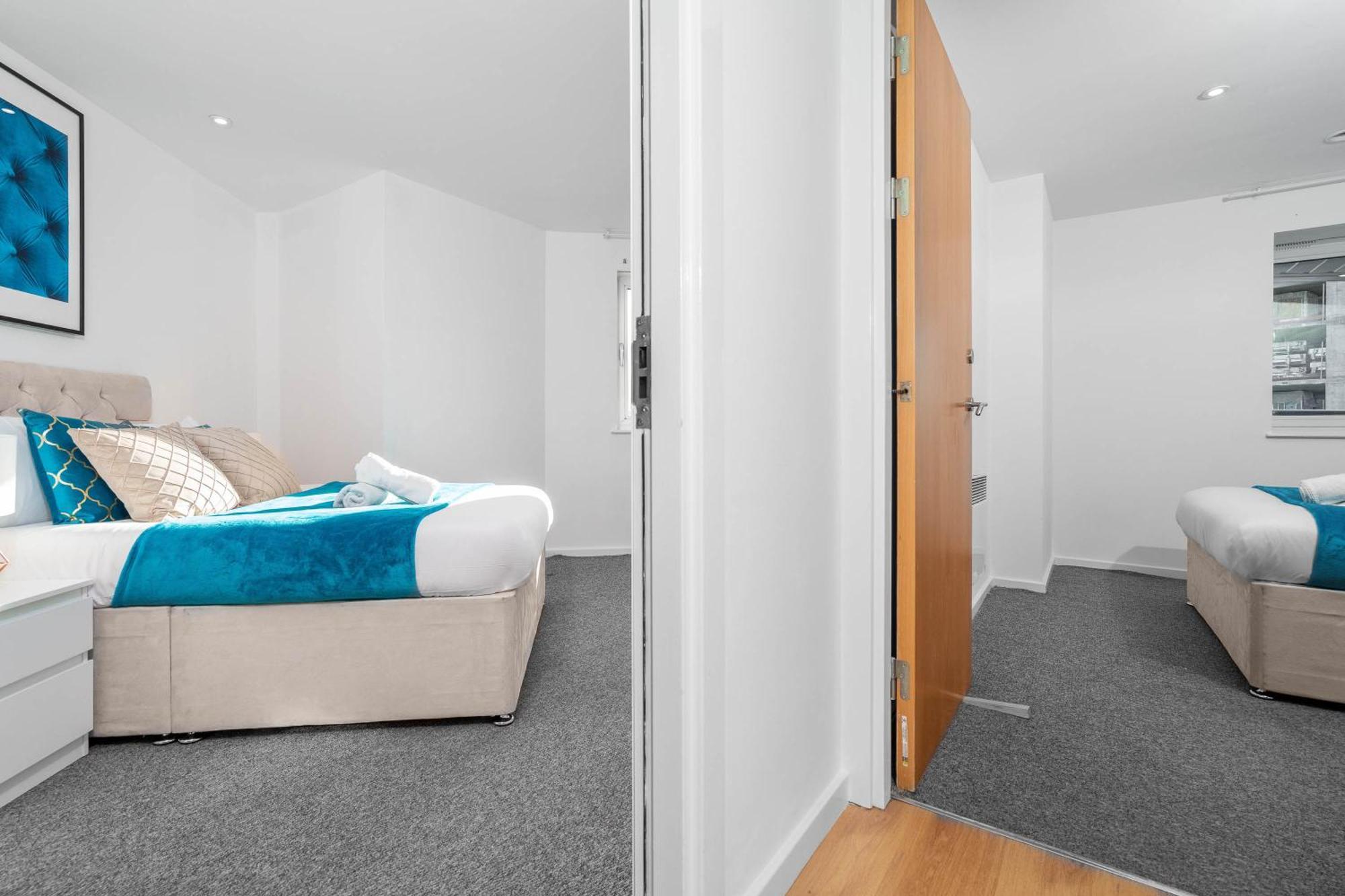 Apartment City Centre Penthouse - Large Balcony - 2 Bedroom - Secure Parking 1001m