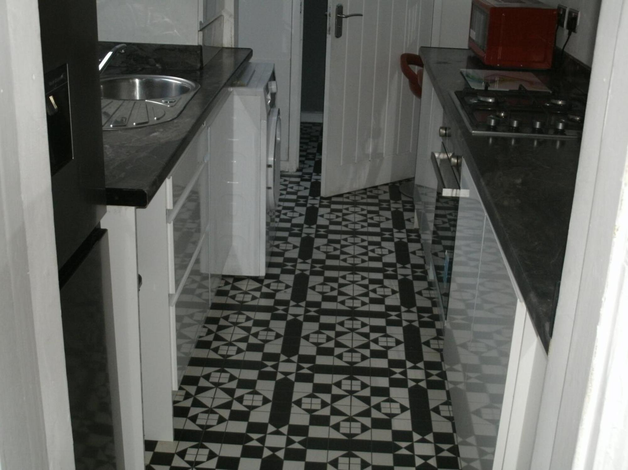 Villa Mostyn Contractors House *