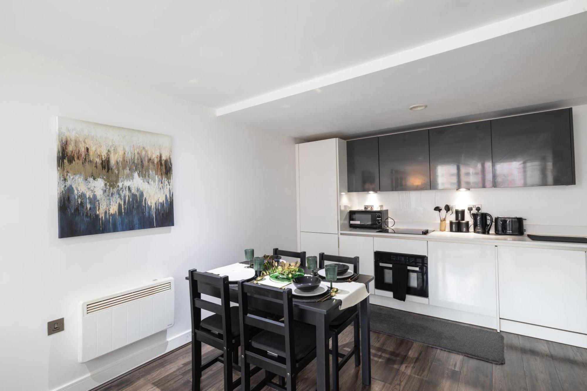 Central House Apartment *