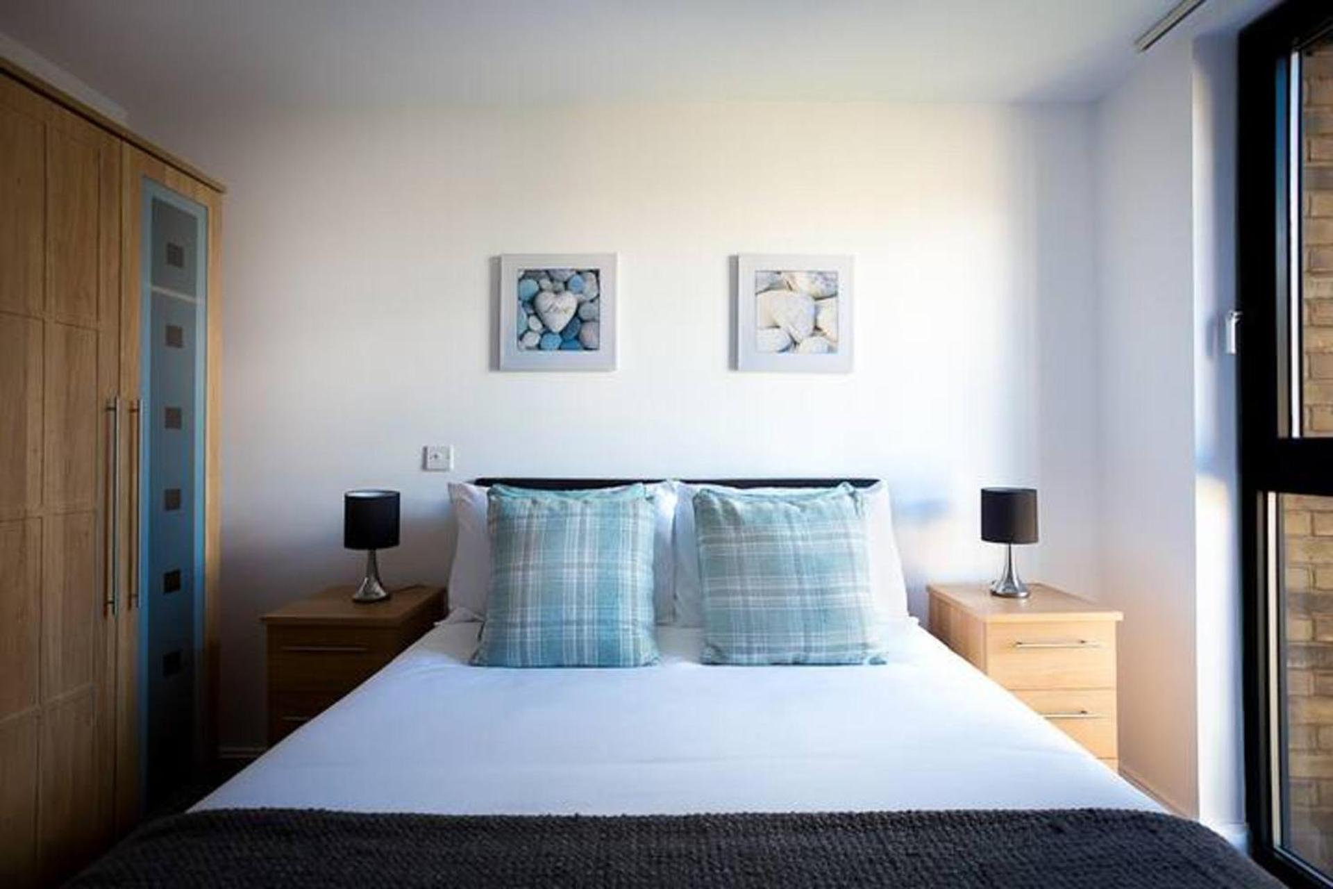 Centre-chinatown-business-leisure * Birmingham