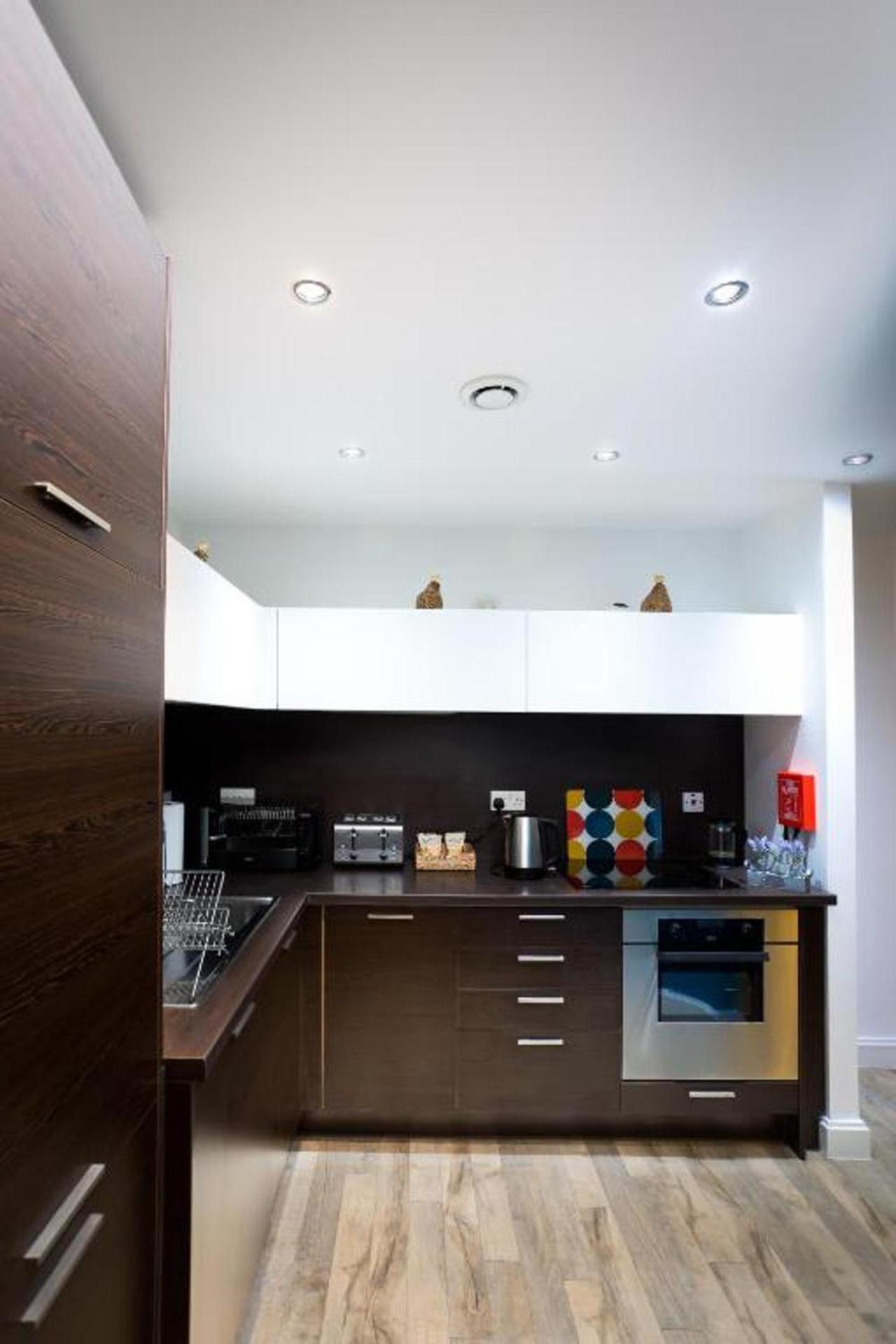 Centre-chinatown-business-leisure * Birmingham