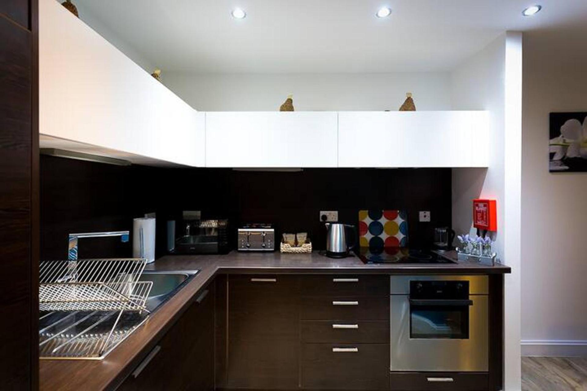 Centre-chinatown-business-leisure * Birmingham