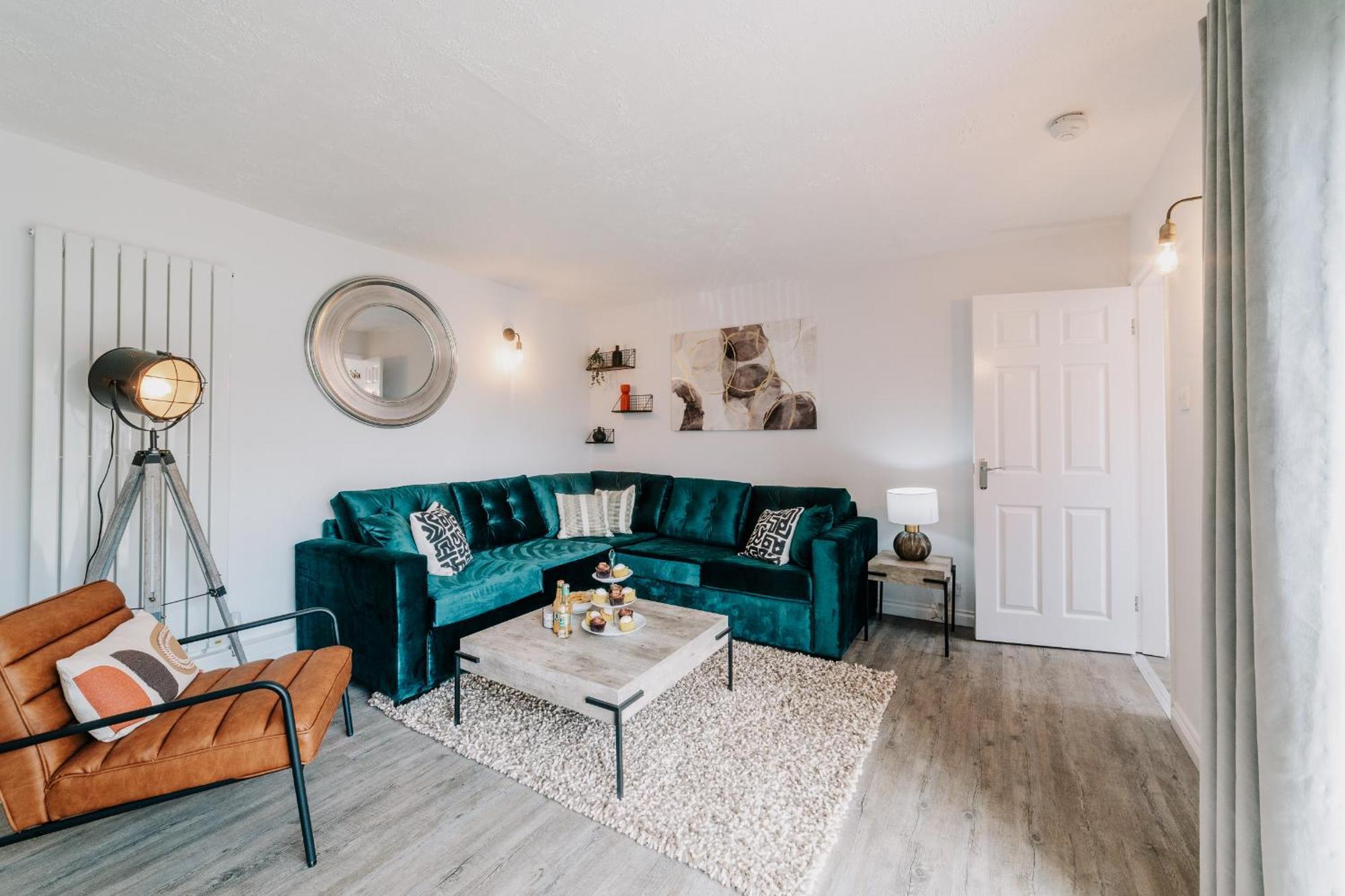 Homely, Close By, Fast Wifi Contractors Family, Garden Birmingham
