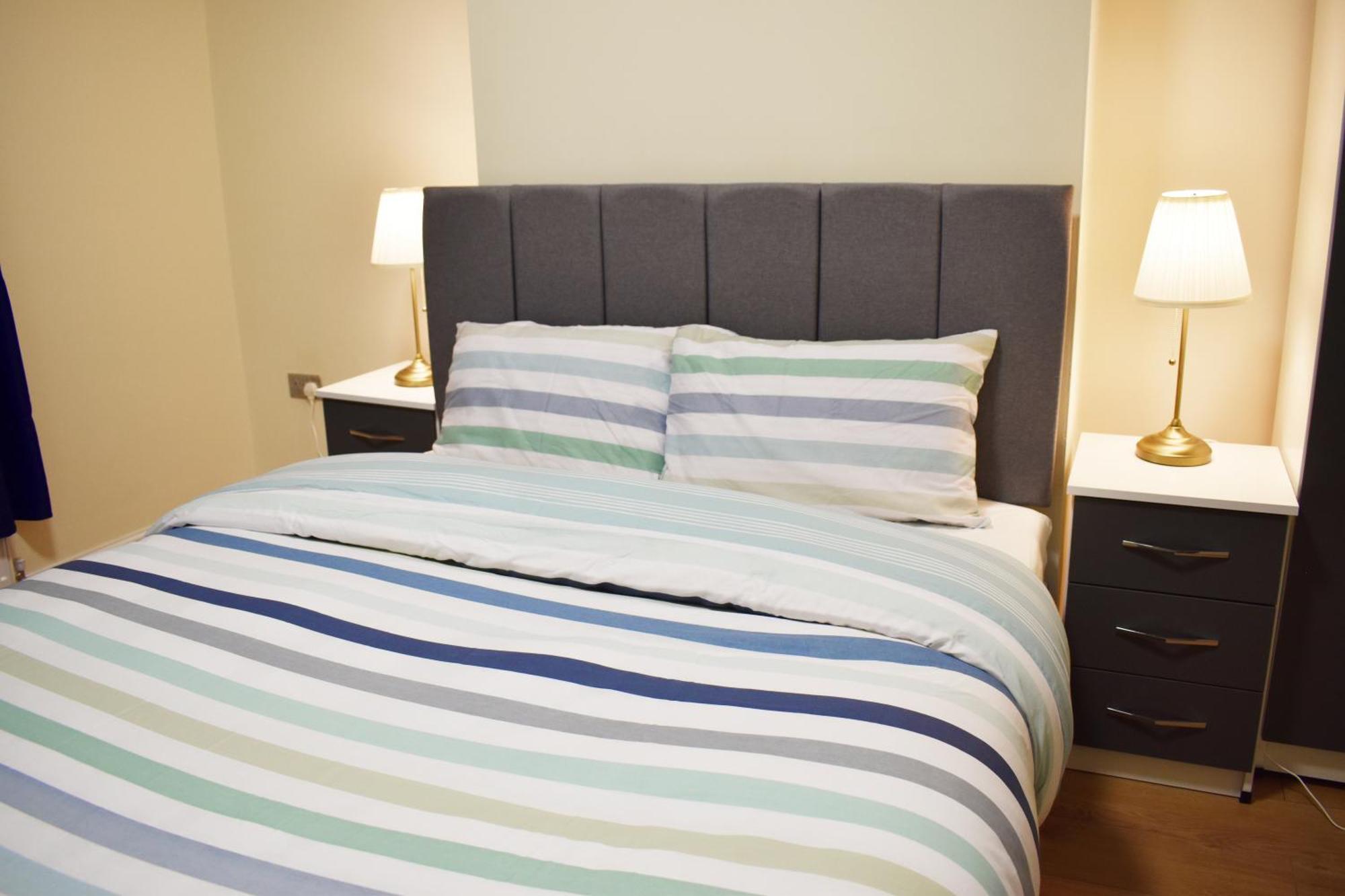Centre In Edgbaston Near Stadium, Free Parking Homestay *