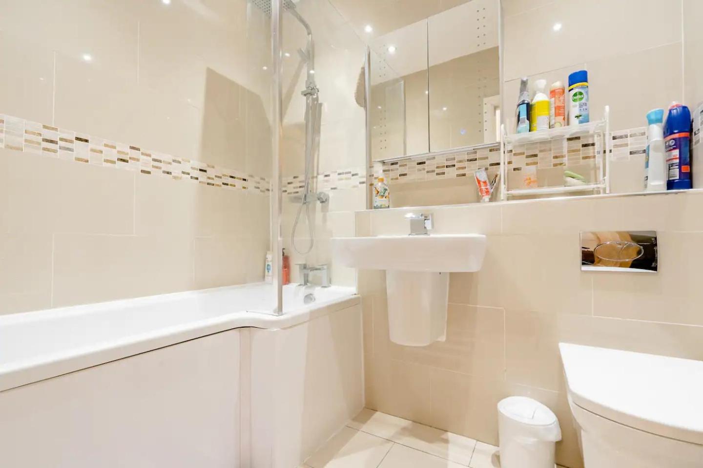 Quiet Private Homestay, Homestay Birmingham
