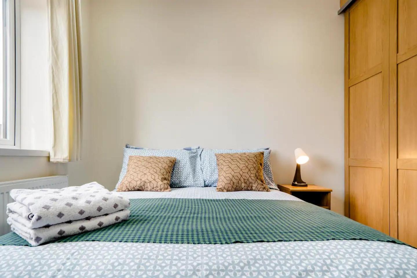 Quiet Private Homestay, * Birmingham