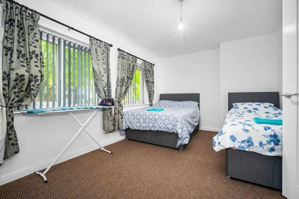 Jlr, Nec, B'ham, Contractors Holiday home