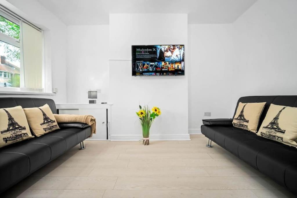 Jlr, Nec, B'ham, Contractors Holiday home Birmingham