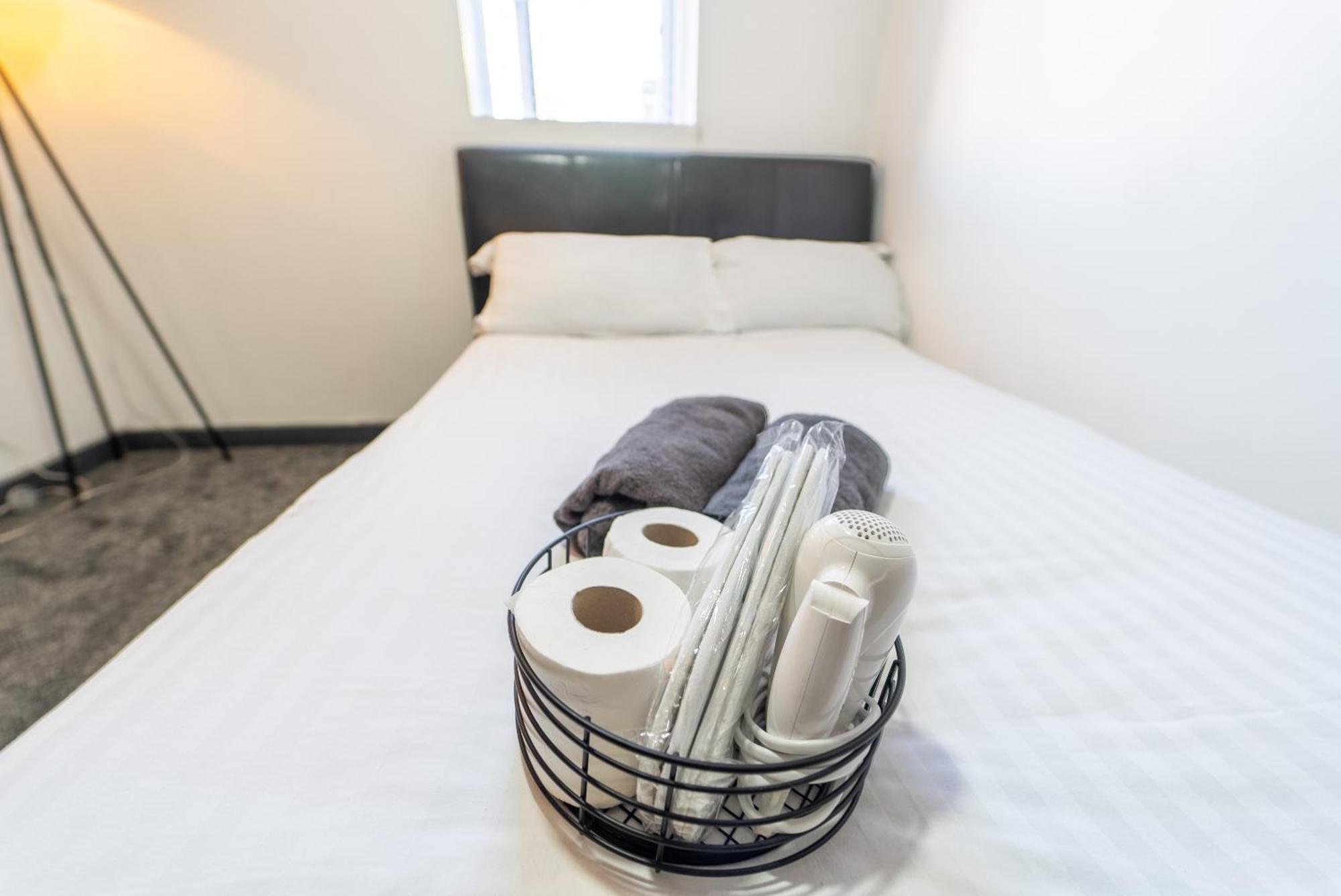 Sa Equipped 10 Mins From Centre And Next To Uob! * Birmingham