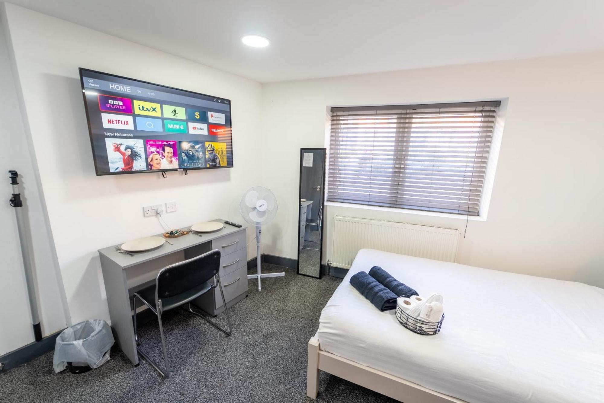 Guest house Sa Equipped 10 Mins From Centre And Next To Uob! *