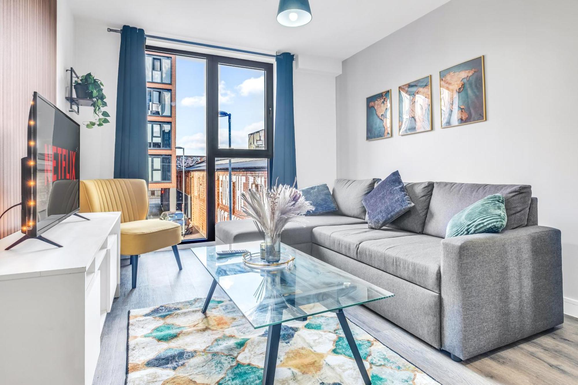 Centre Emerald Escape - Sleeps-6, 2beds & 2baths , Netflix , Free Internet * Birmingham