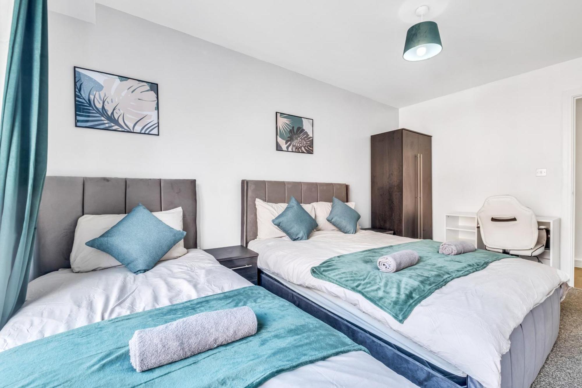 Centre Emerald Escape - Sleeps-6, 2beds & 2baths , Netflix , Free Internet Birmingham