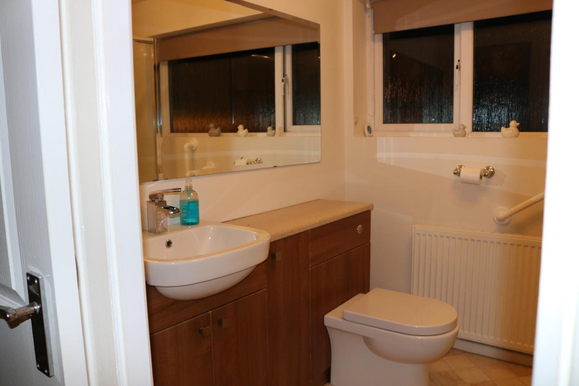 Stunning 4-bed House In