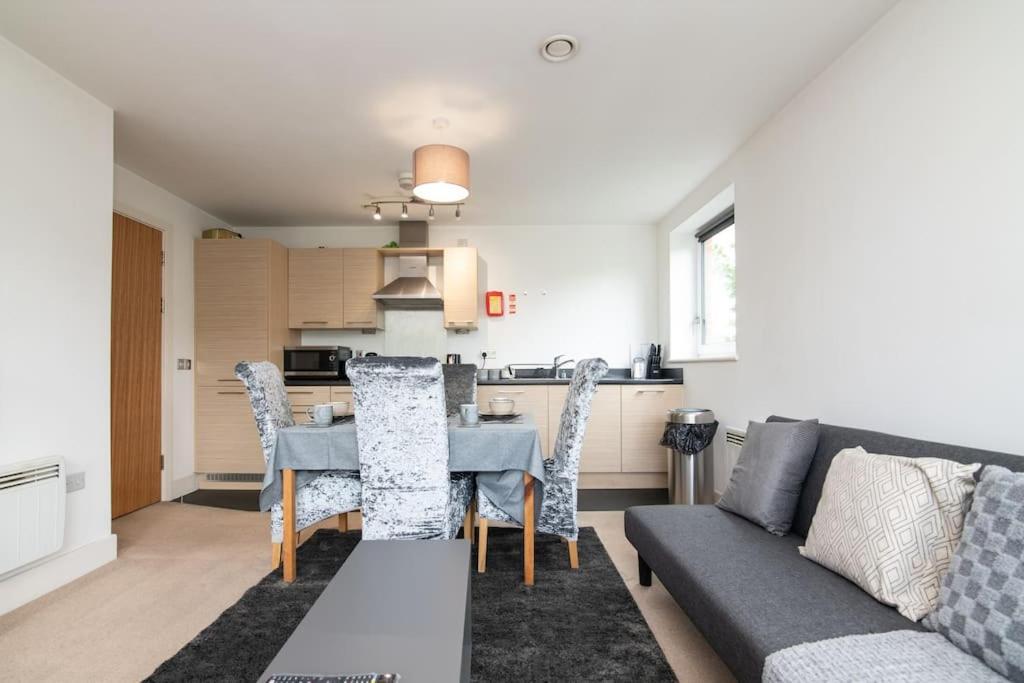Casa Grey Away From Apartment