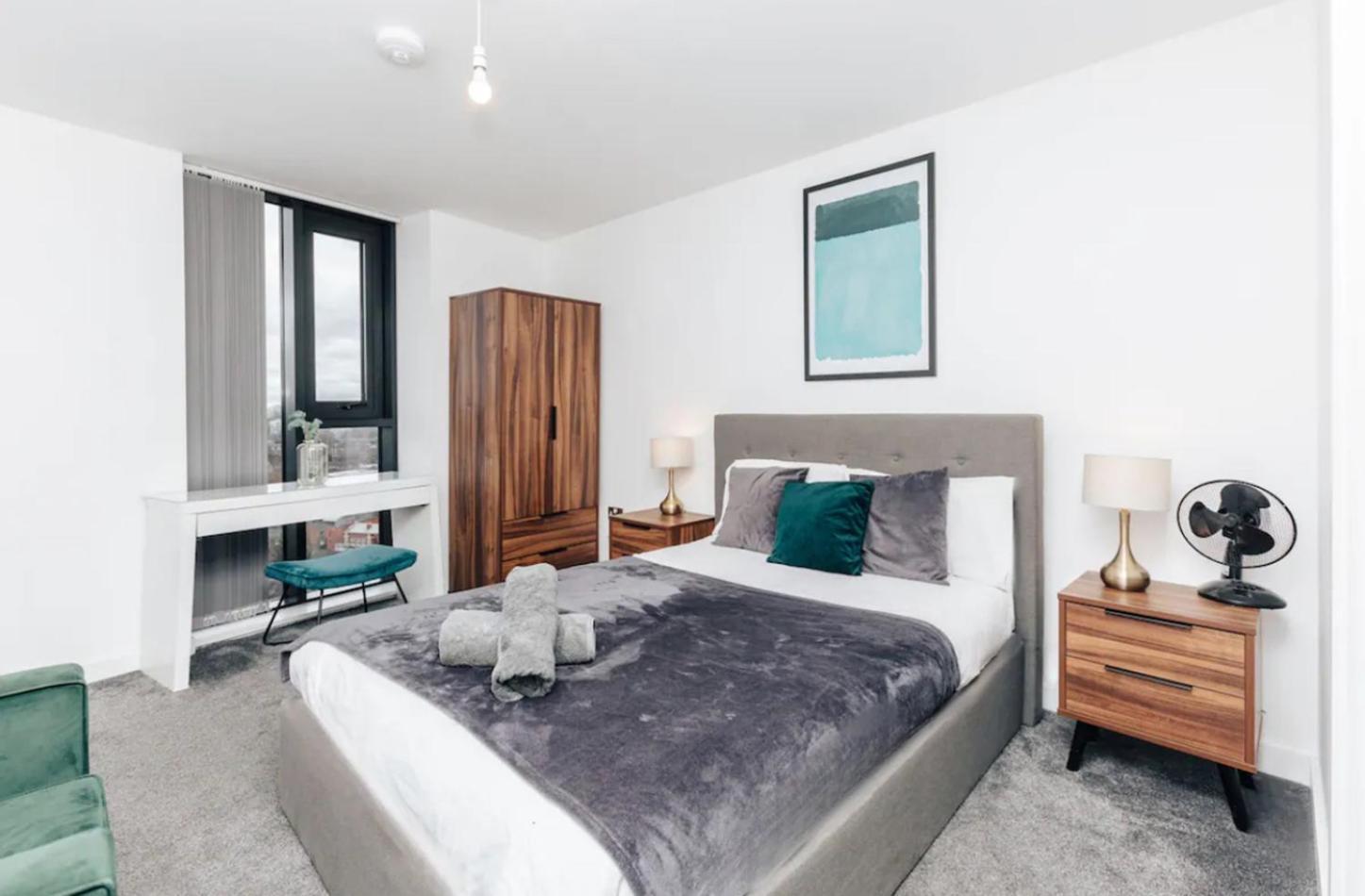 Luxury 2 Bedroom Apartment, Broad Street